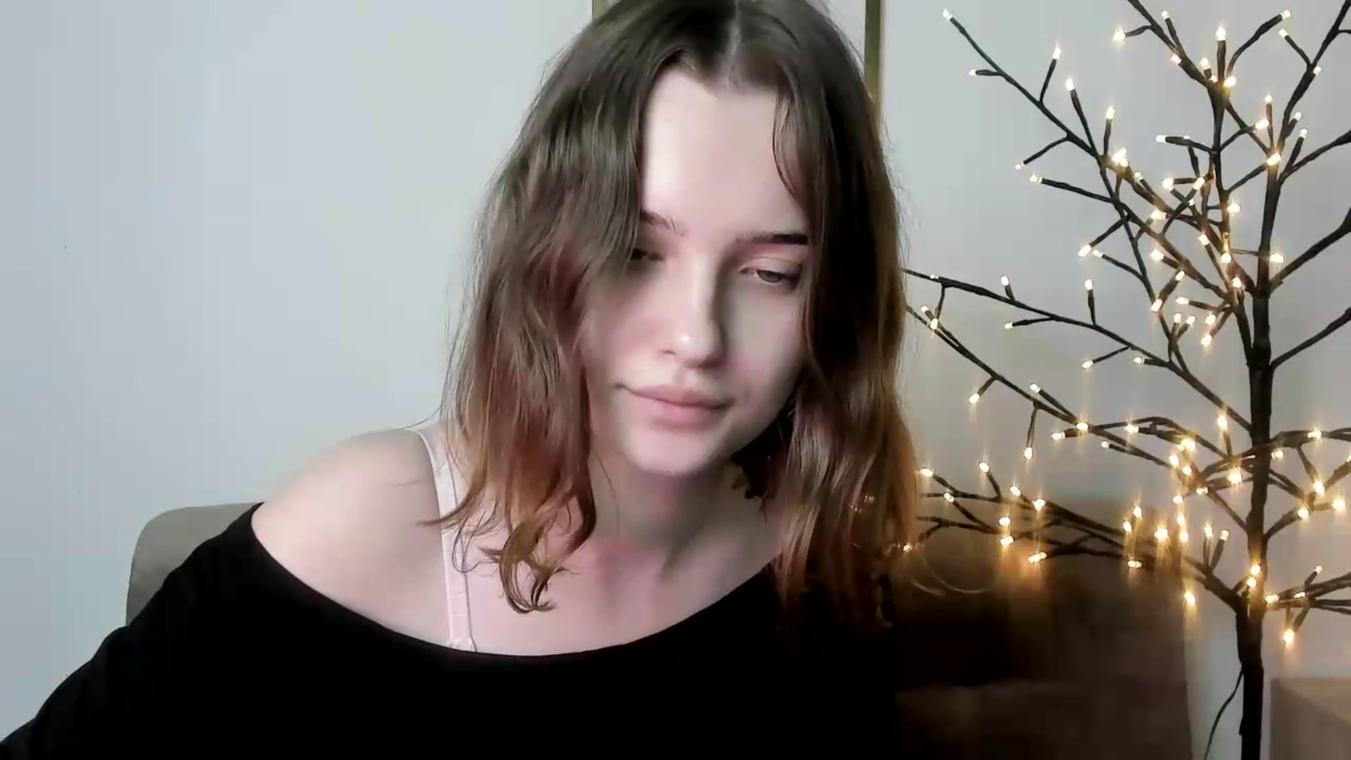 Gallery image thumbnail from KristiGant's myfreecams stream on, 06/05/2026, 16:31 image 14 of 20