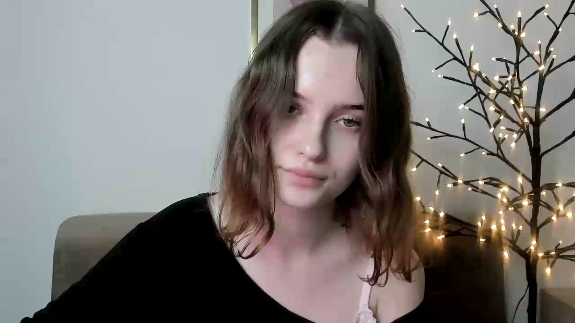 Gallery image thumbnail from KristiGant's myfreecams stream on, 06/05/2026, 16:31 image 4 of 20