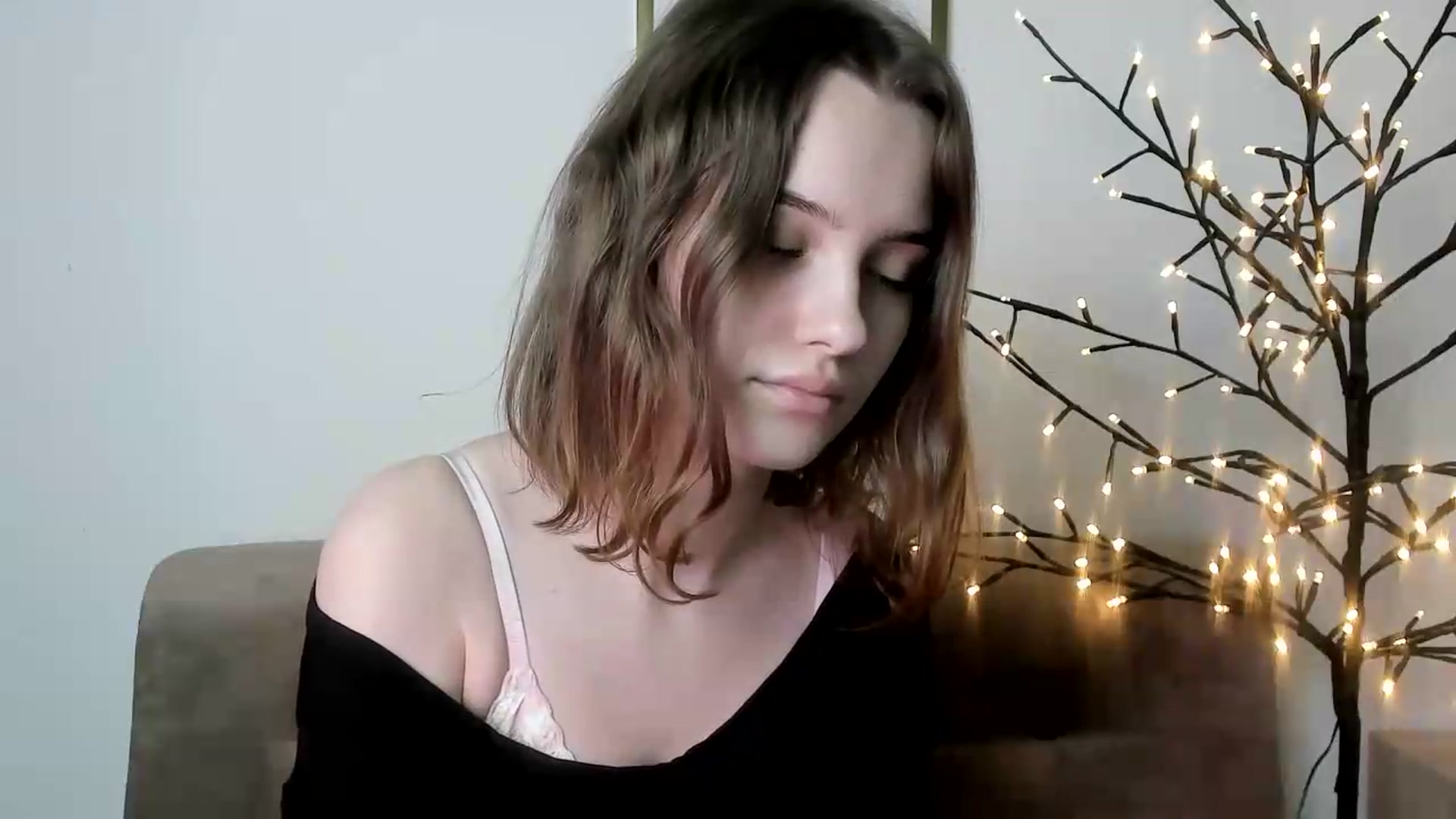 Gallery image thumbnail from KristiGant's myfreecams stream on, 06/05/2026, 16:31 image 11 of 20