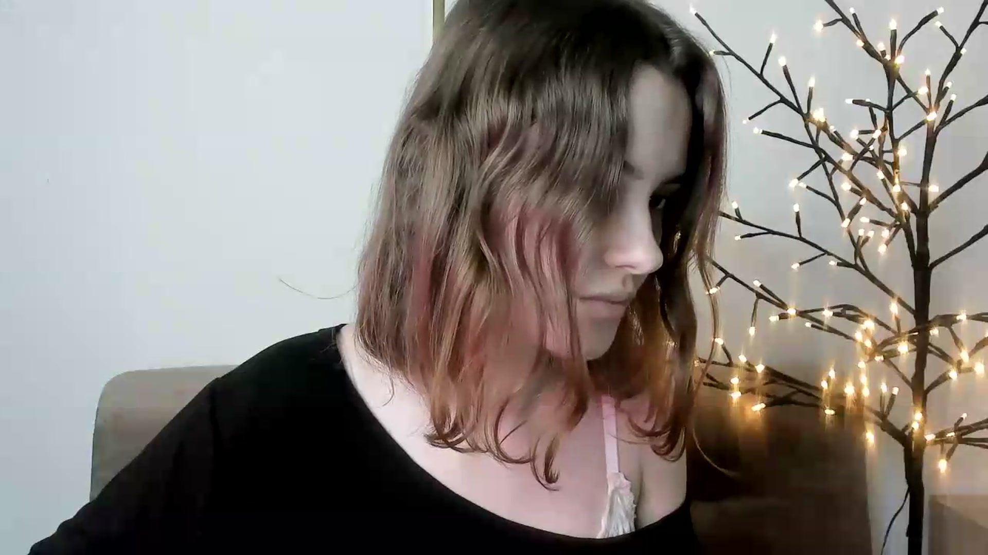 Gallery image thumbnail from KristiGant's myfreecams stream on, 06/05/2026, 16:31 image 6 of 20
