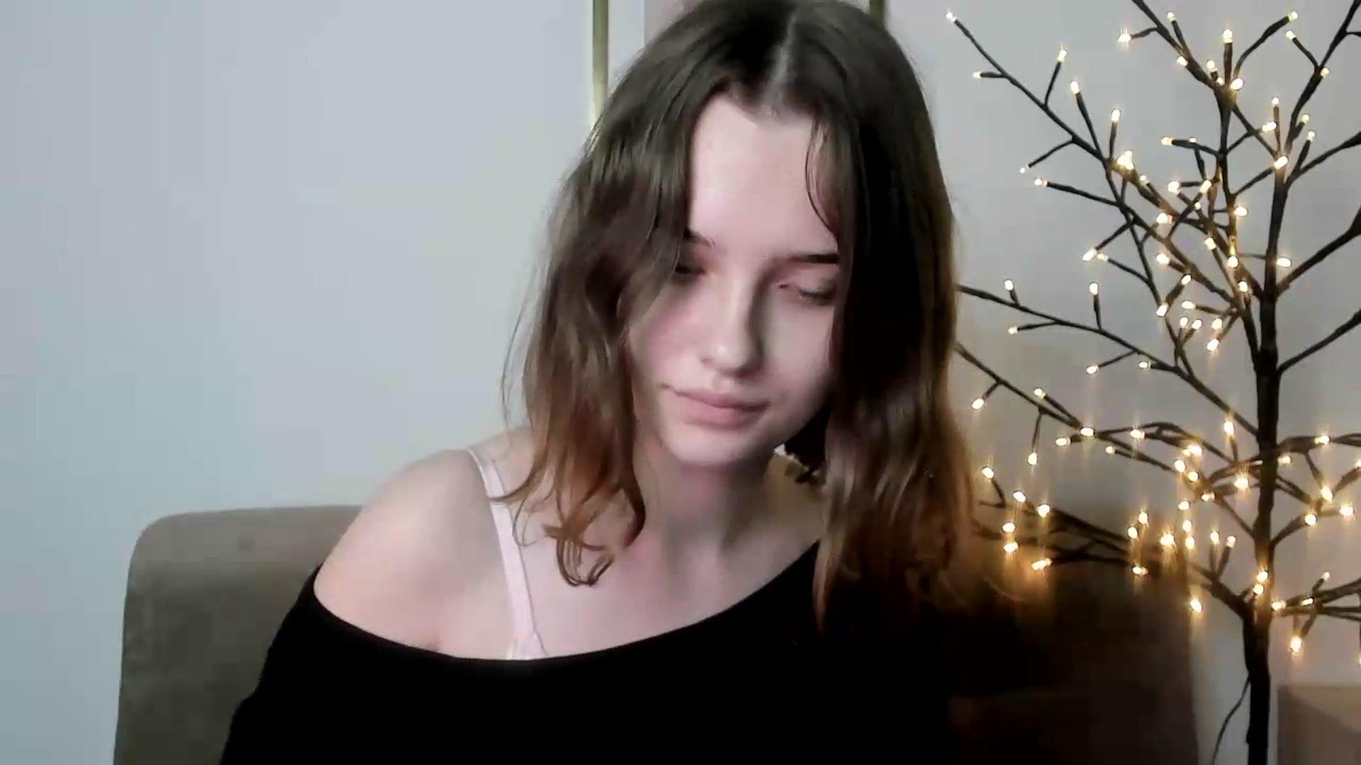 Gallery image thumbnail from KristiGant's myfreecams stream on, 06/05/2026, 16:31 image 19 of 20