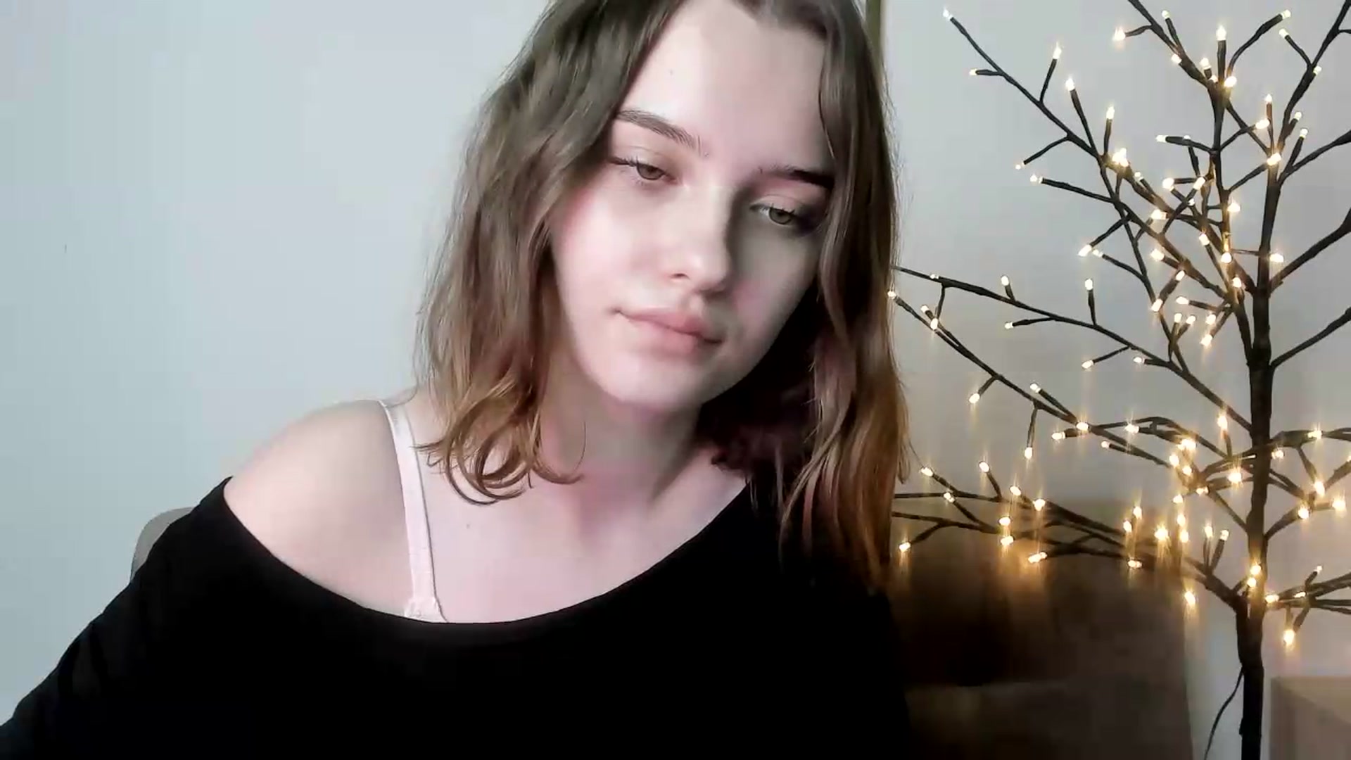 Gallery image thumbnail from KristiGant's myfreecams stream on, 06/05/2026, 16:31 image 9 of 20