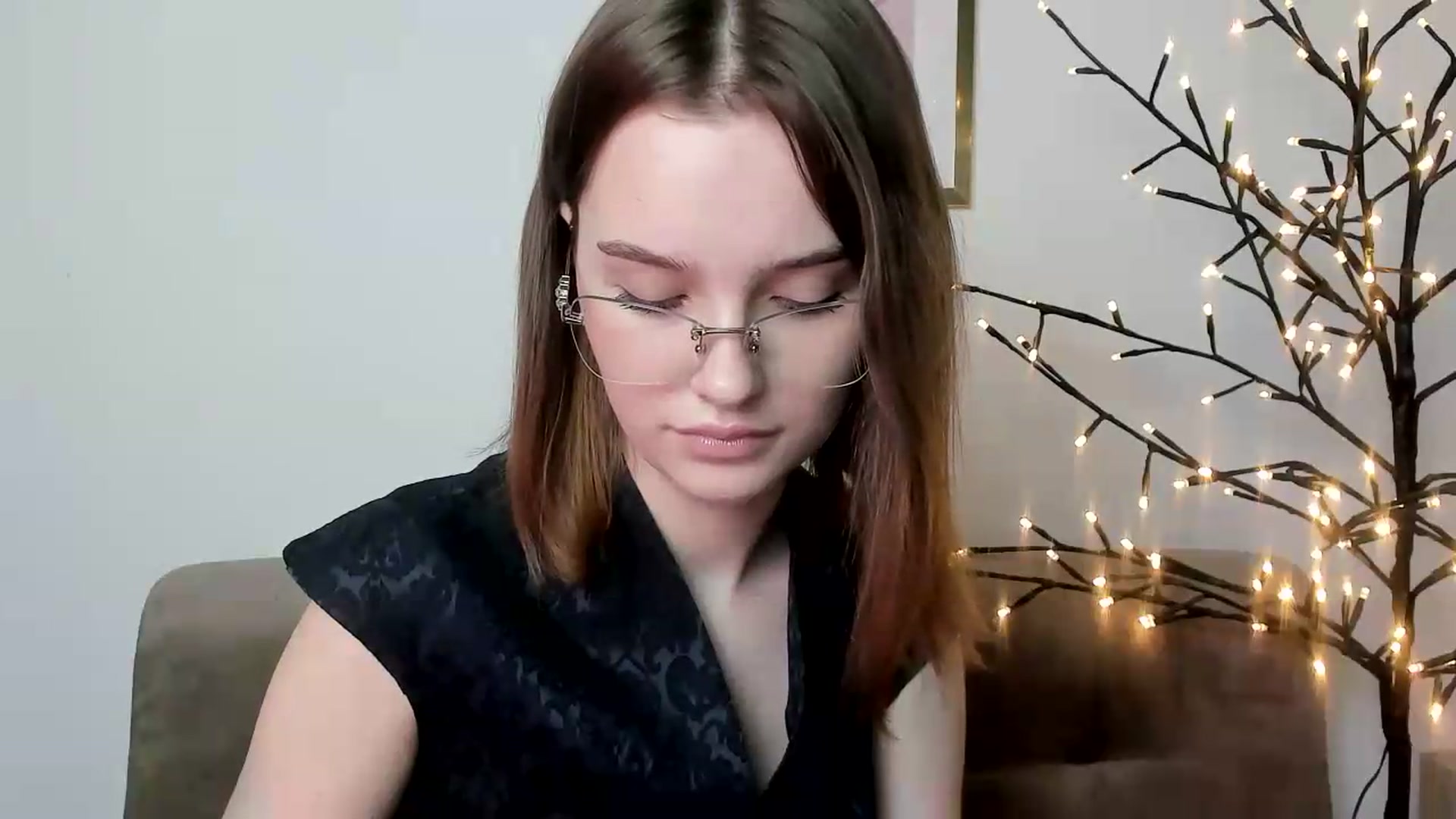 Gallery image thumbnail from KristiGant's myfreecams stream on, 06/08/2026, 16:02 image 5 of 20