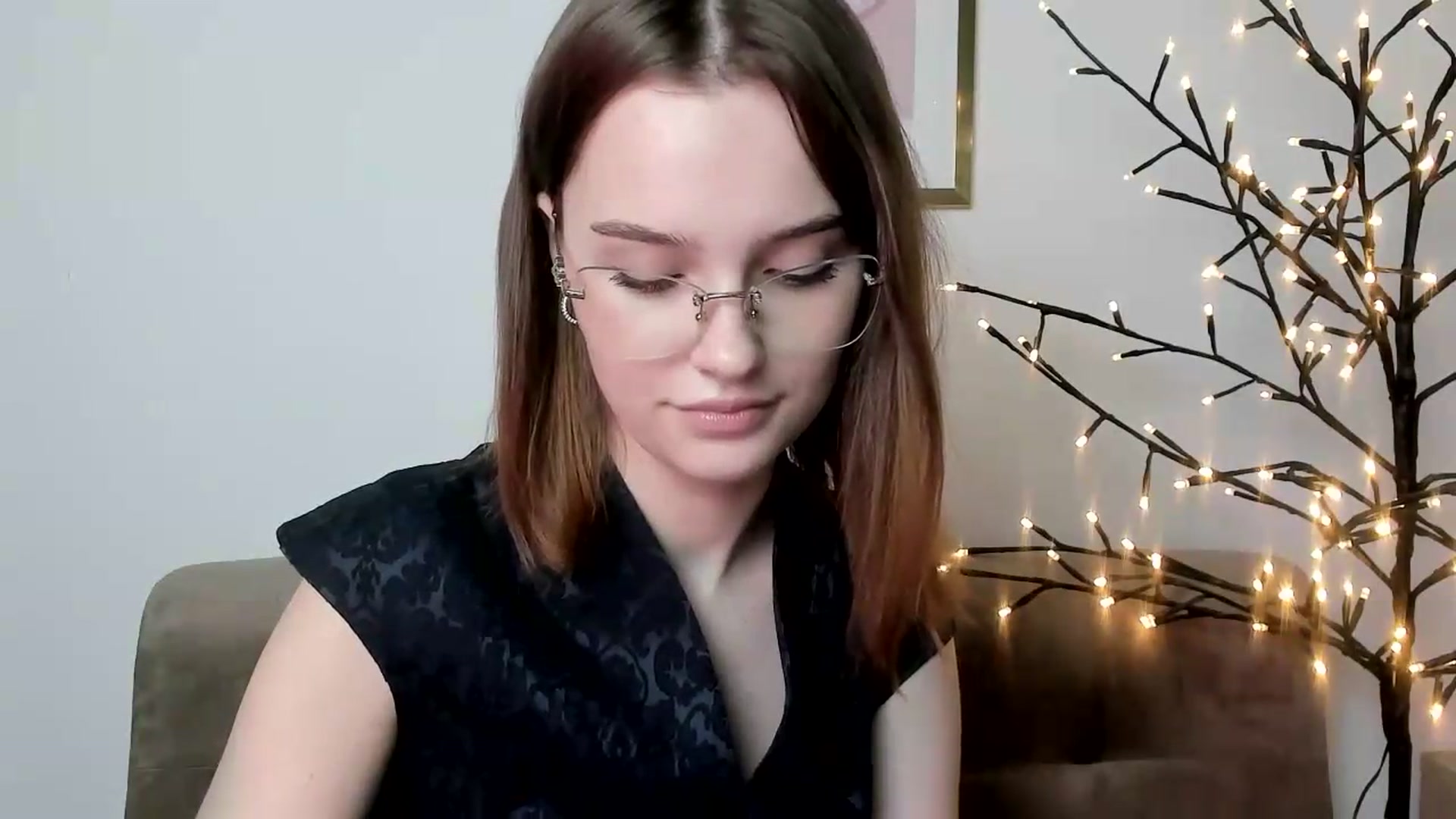 Gallery image thumbnail from KristiGant's myfreecams stream on, 06/08/2026, 16:02 image 4 of 20
