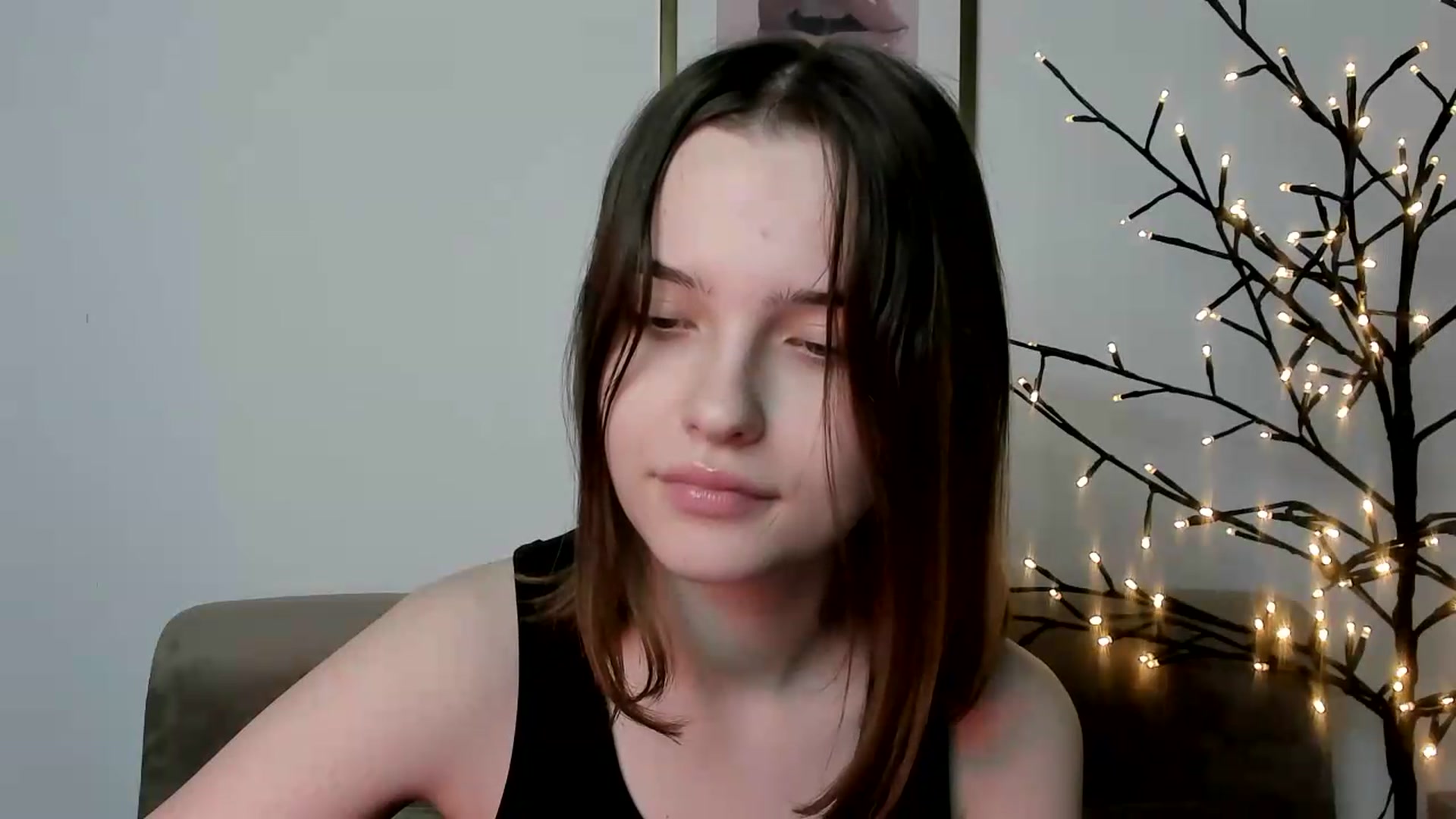 Gallery image thumbnail from KristiGant's myfreecams stream on, 06/09/2026, 13:28 image 5 of 20
