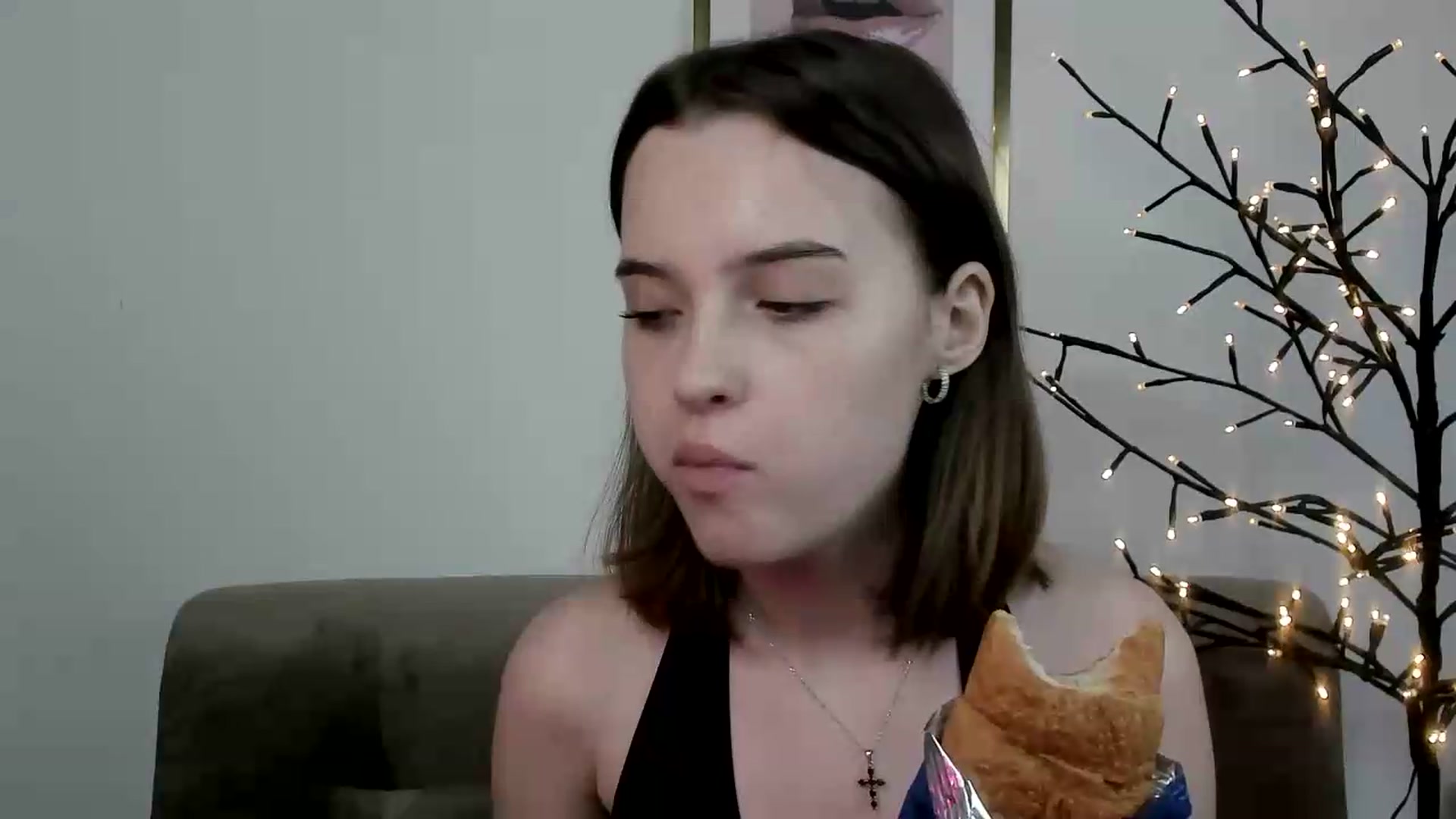 Gallery image thumbnail from KristiGant's myfreecams stream on, 06/15/2026, 14:33 image 13 of 20