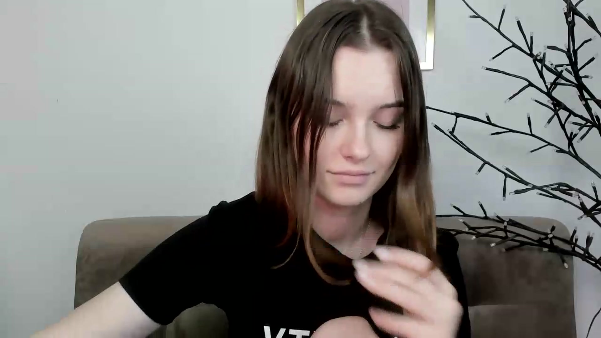 Gallery image thumbnail from KristiGant's myfreecams stream on, 06/16/2026, 14:15 image 3 of 20