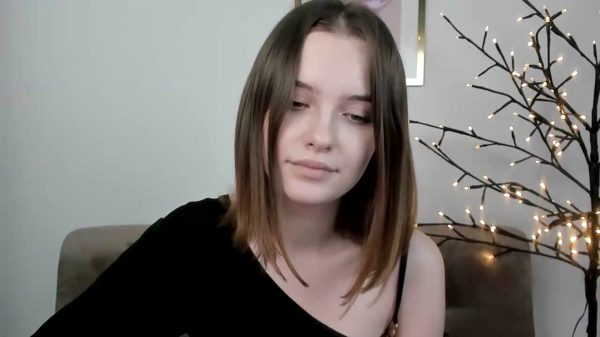 Gallery image thumbnail from KristiGant's myfreecams stream on, 06/19/2026, 13:52 image 11 of 20