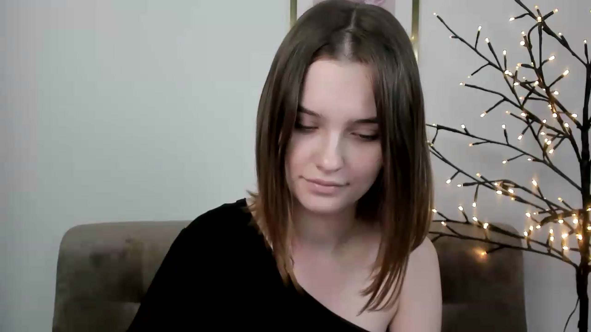 Gallery image thumbnail from KristiGant's myfreecams stream on, 06/19/2026, 13:52 image 16 of 20
