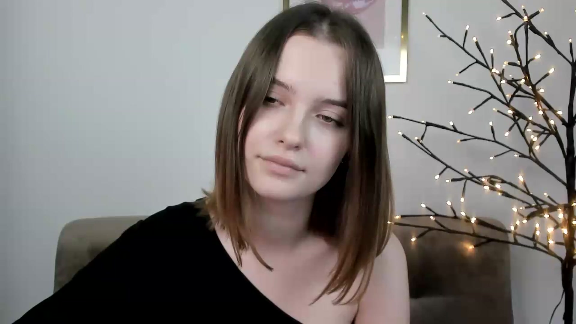Gallery image thumbnail from KristiGant's myfreecams stream on, 06/19/2026, 13:52 image 17 of 20