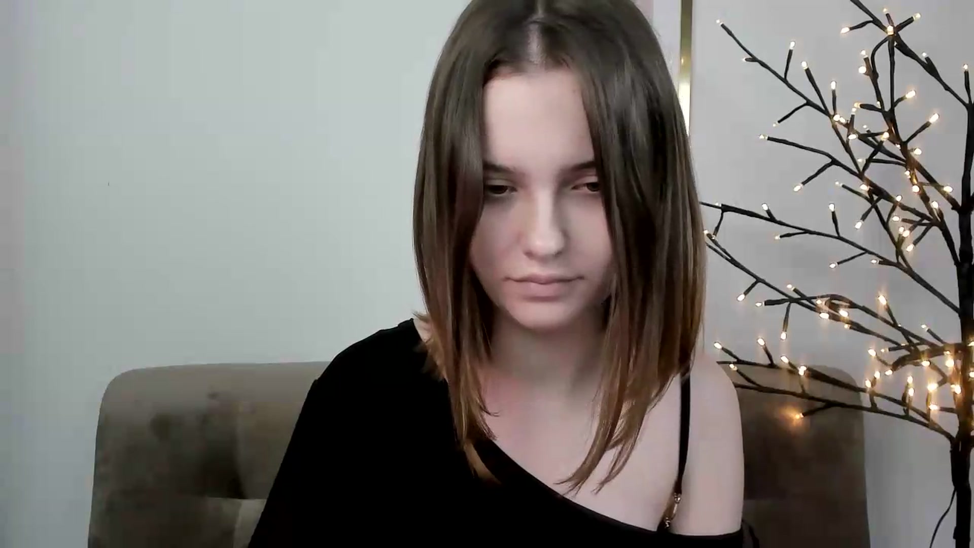 Gallery image thumbnail from KristiGant's myfreecams stream on, 06/19/2026, 13:52 image 7 of 20