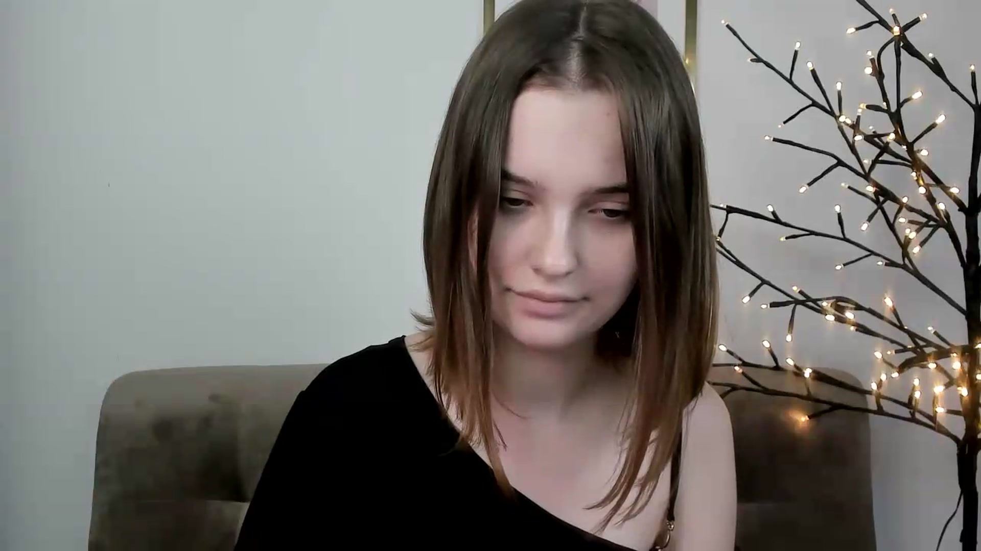Gallery image thumbnail from KristiGant's myfreecams stream on, 06/19/2026, 13:52 image 5 of 20