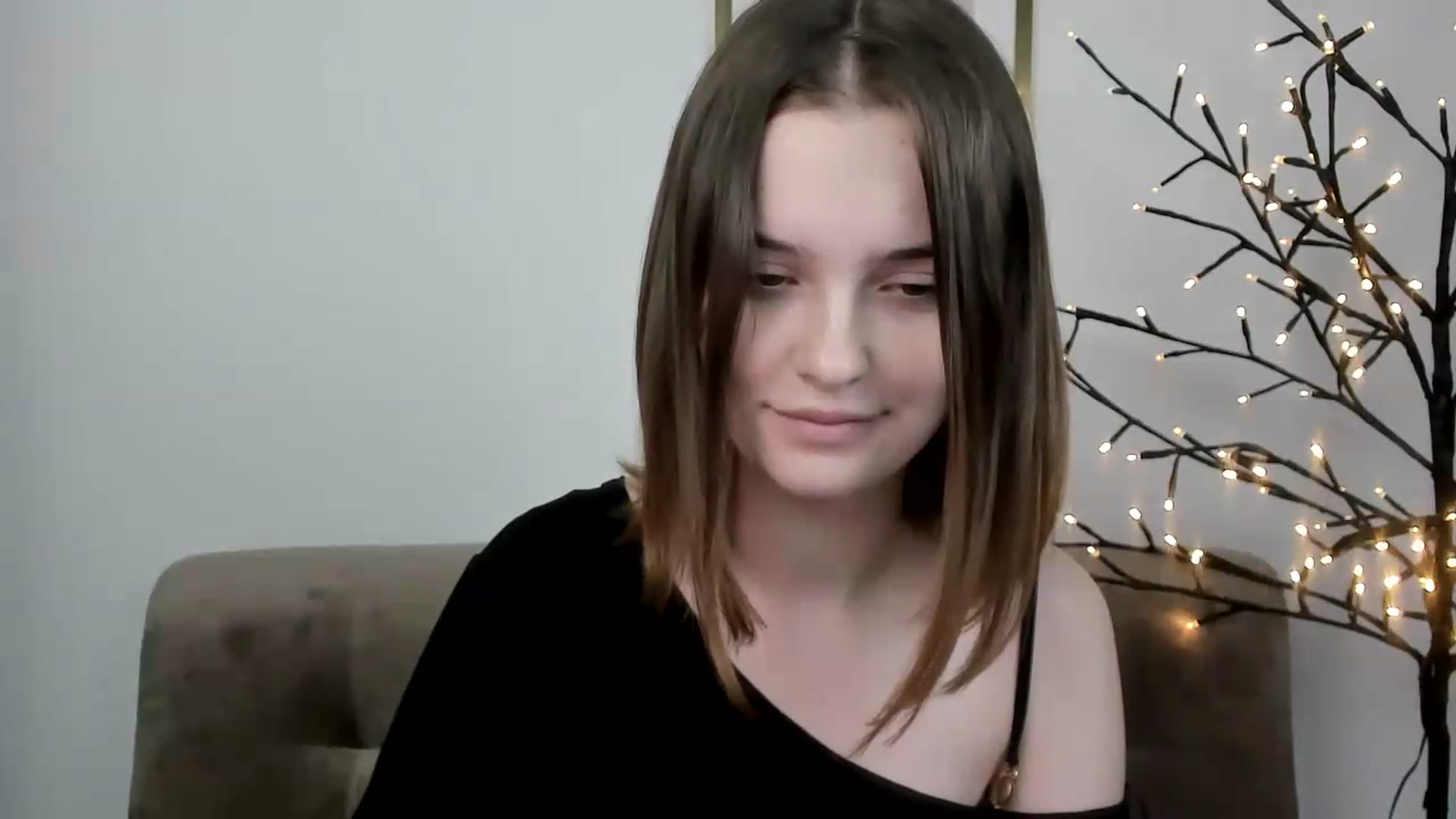 Gallery image thumbnail from KristiGant's myfreecams stream on, 06/19/2026, 13:52 image 10 of 20