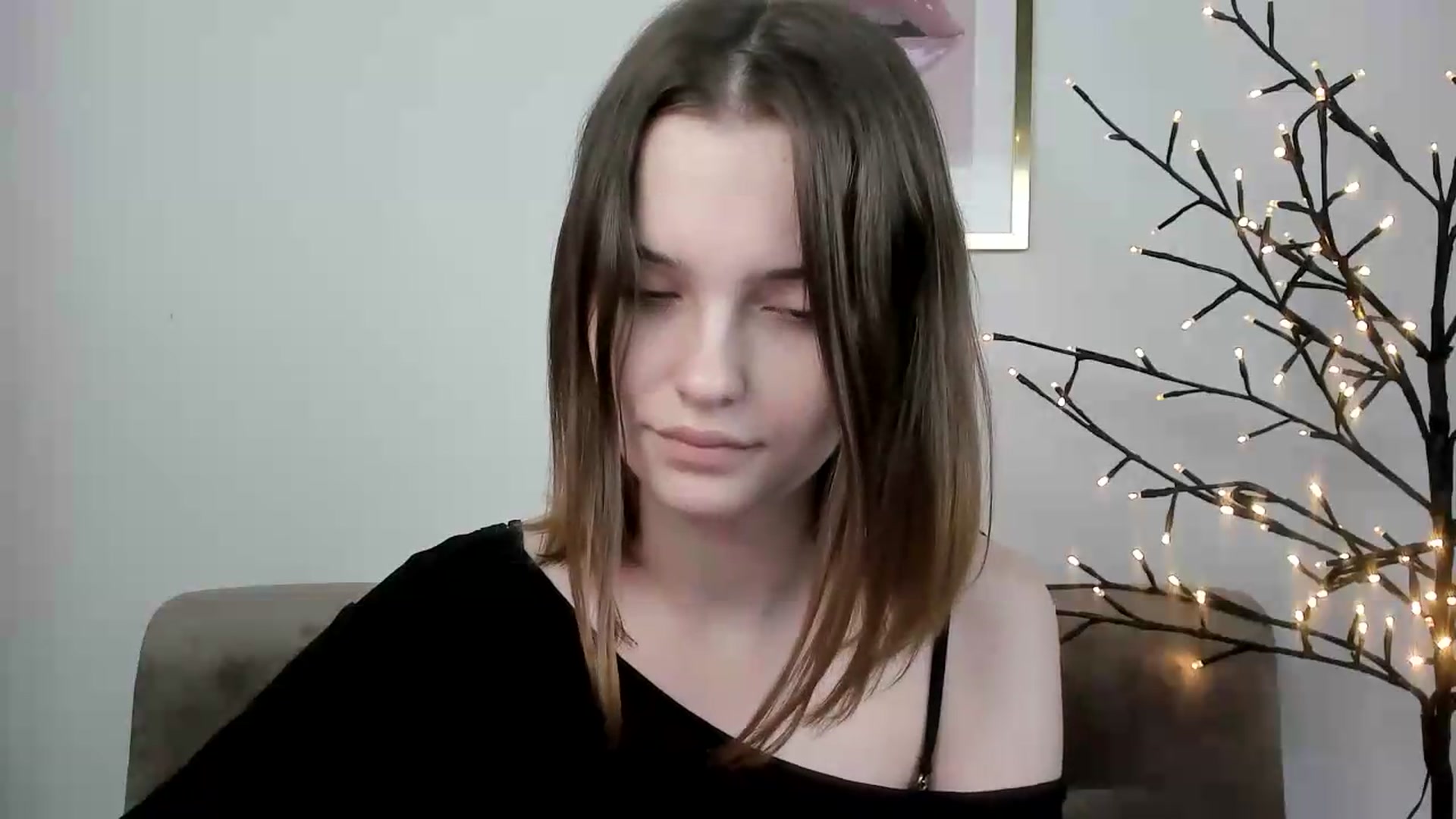 Gallery image thumbnail from KristiGant's myfreecams stream on, 06/19/2026, 14:40 image 19 of 20