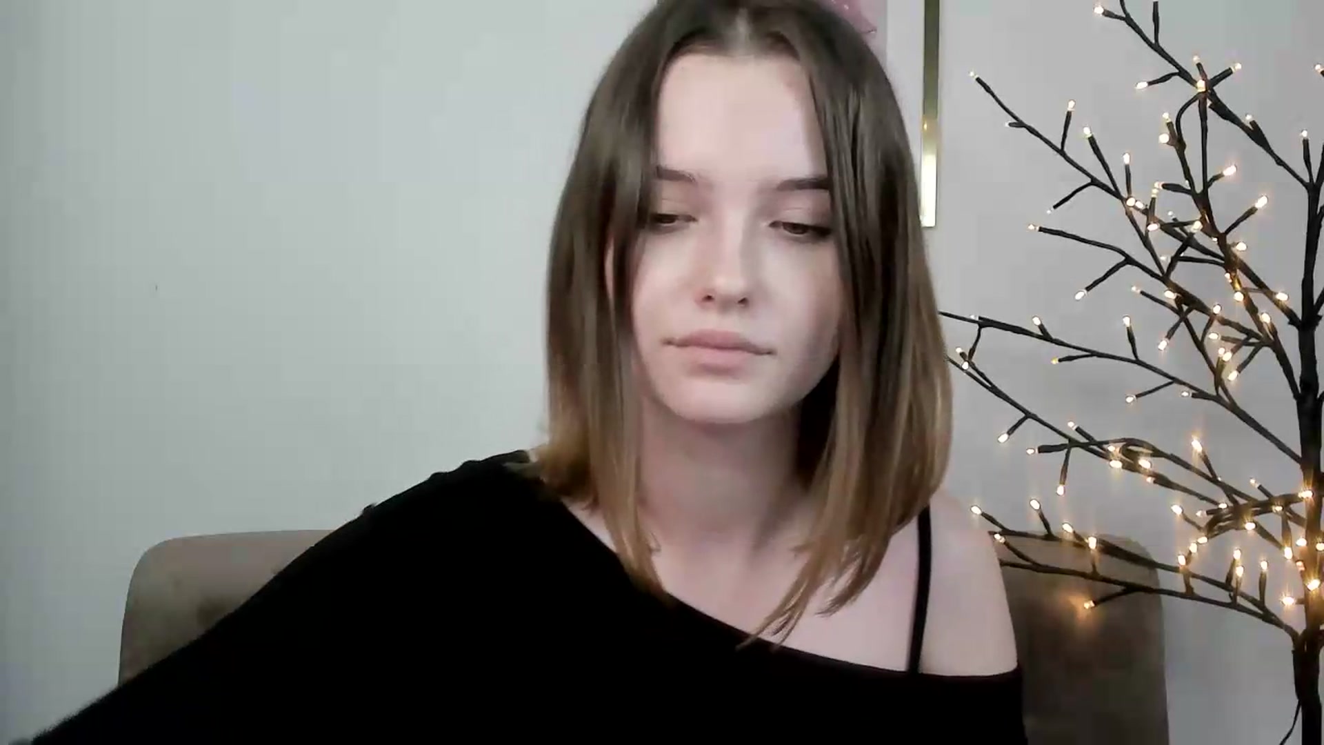 Gallery image thumbnail from KristiGant's myfreecams stream on, 06/19/2026, 14:40 image 20 of 20