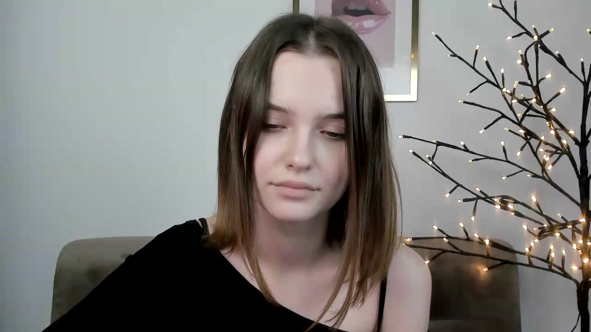Gallery image thumbnail from KristiGant's myfreecams stream on, 06/19/2026, 14:40 image 13 of 20