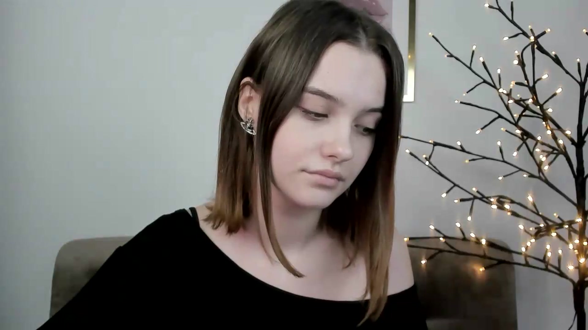 Gallery image thumbnail from KristiGant's myfreecams stream on, 06/19/2026, 14:40 image 9 of 20