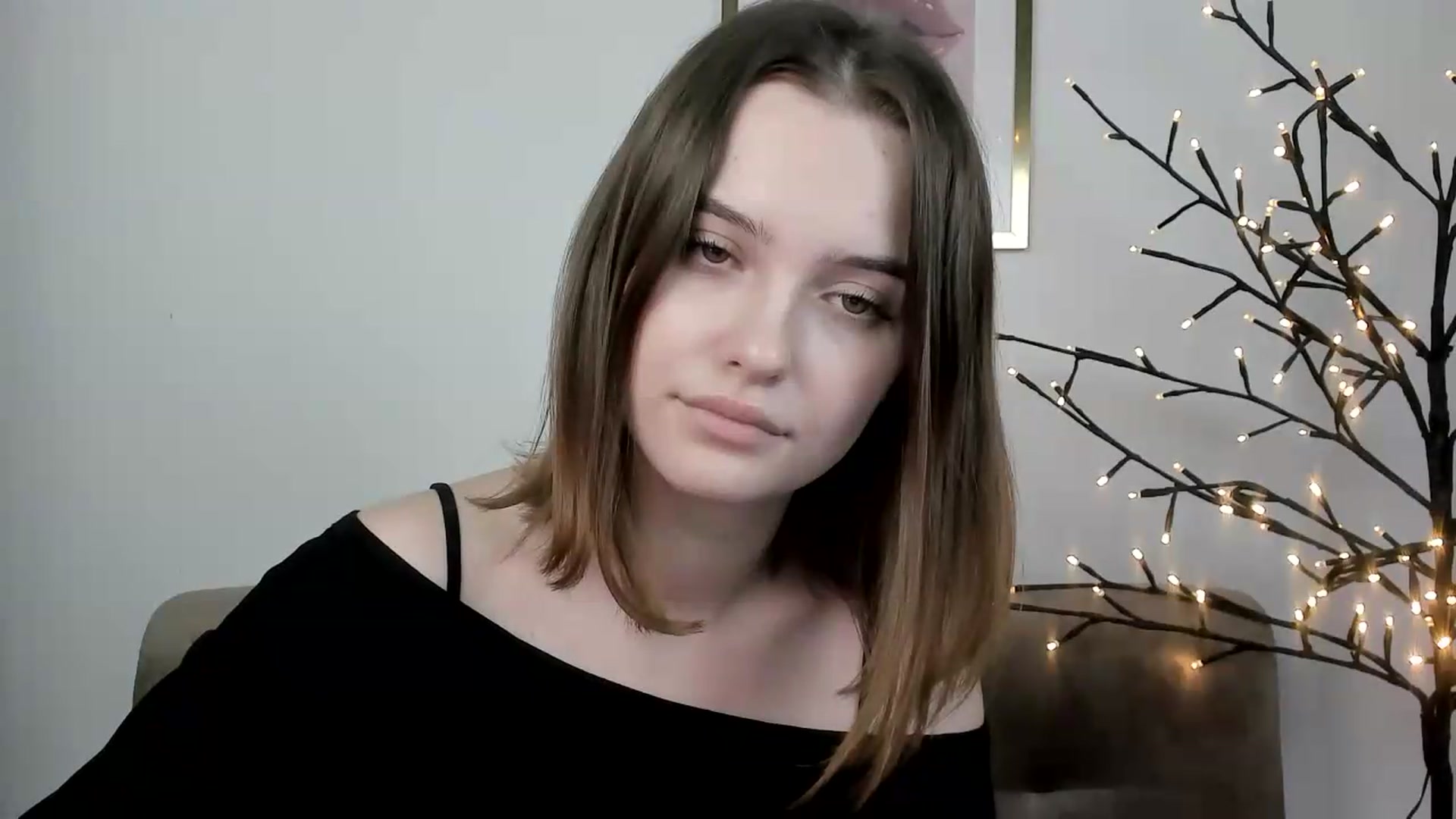 Gallery image thumbnail from KristiGant's myfreecams stream on, 06/19/2026, 14:40 image 5 of 20