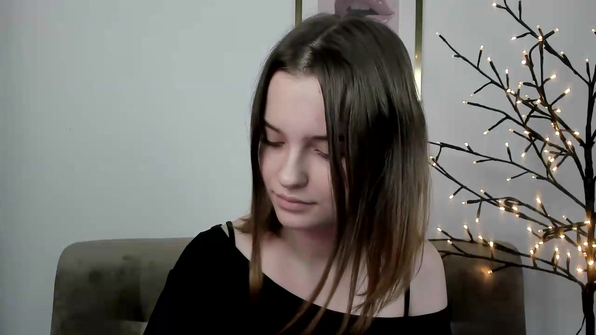 Gallery image thumbnail from KristiGant's myfreecams stream on, 06/19/2026, 14:40 image 11 of 20