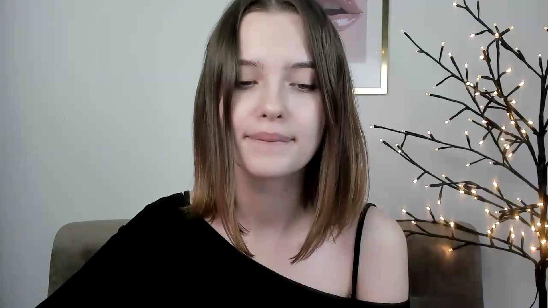 Gallery image thumbnail from KristiGant's myfreecams stream on, 06/19/2026, 14:40 image 17 of 20