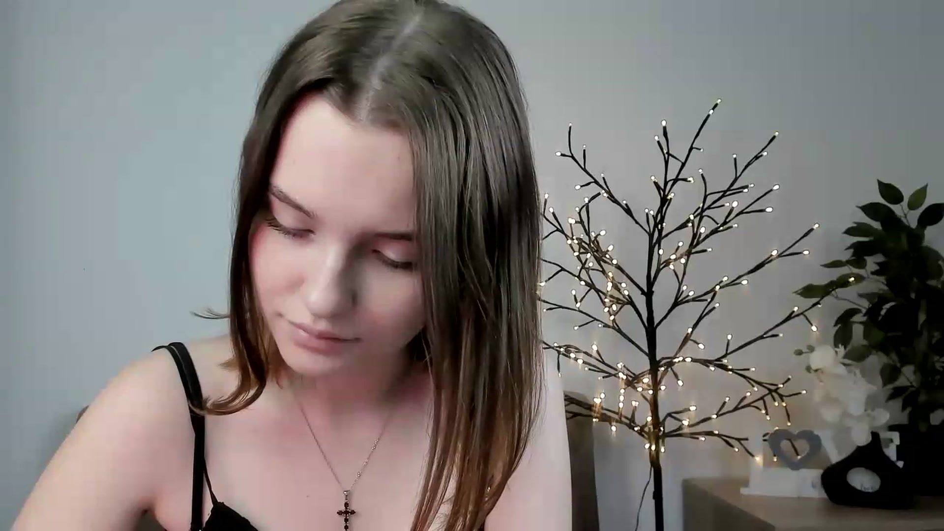 Gallery image thumbnail from KristiGant's myfreecams stream on, 06/20/2026, 13:53 image 12 of 20