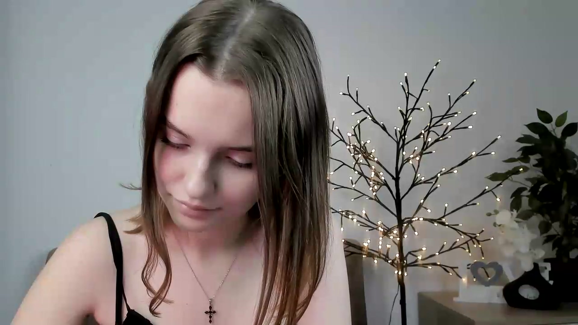 Gallery image thumbnail from KristiGant's myfreecams stream on, 06/20/2026, 13:53 image 11 of 20