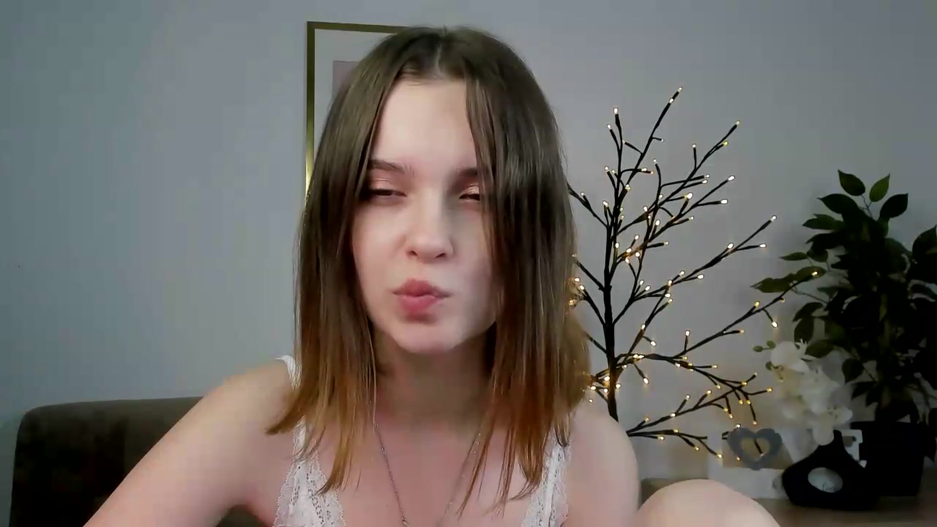 Gallery image thumbnail from KristiGant's myfreecams stream on, 06/26/2026, 12:23 image 15 of 20