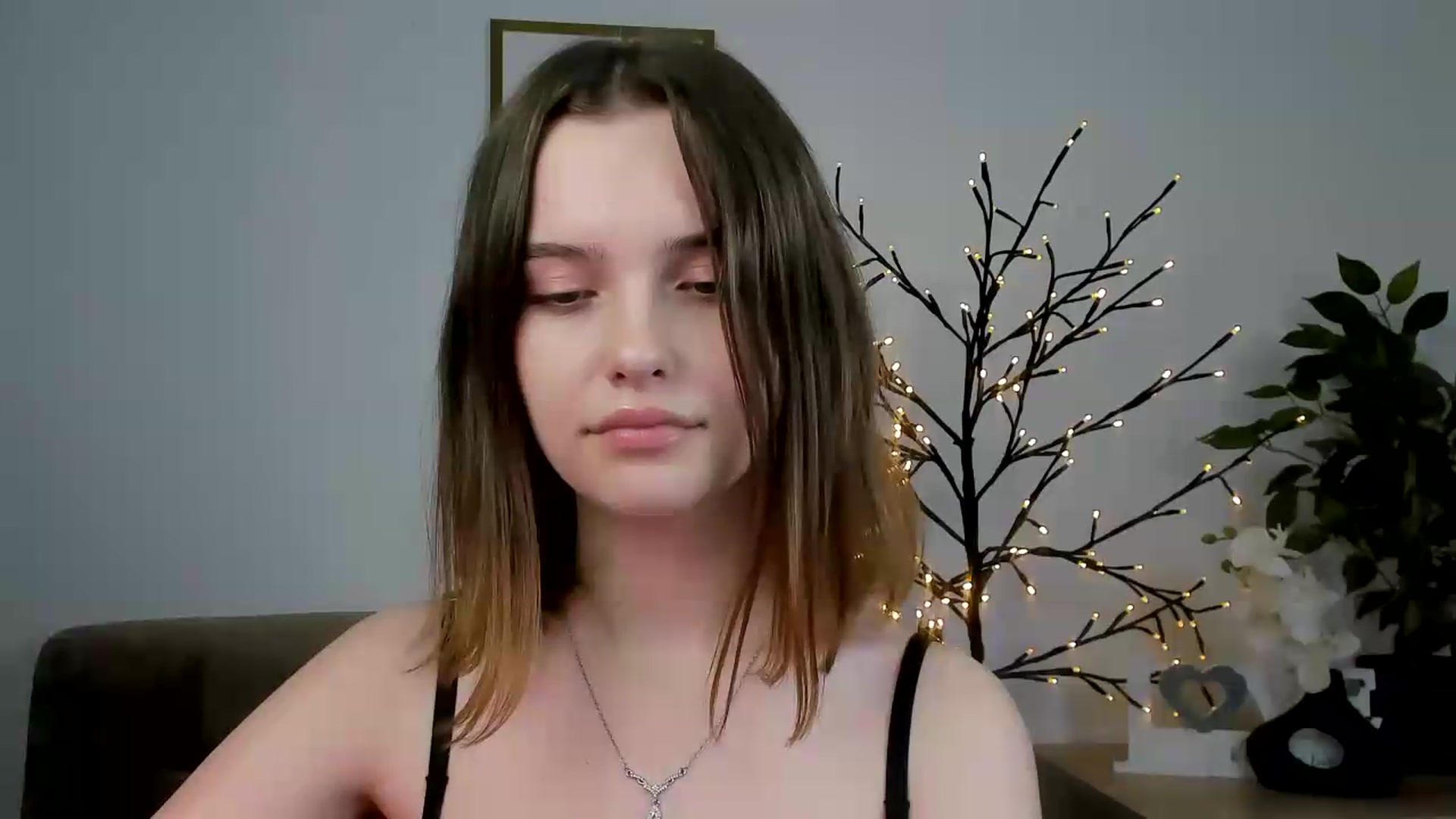 Gallery image thumbnail from KristiGant's myfreecams stream on, 06/26/2026, 14:29 image 14 of 20