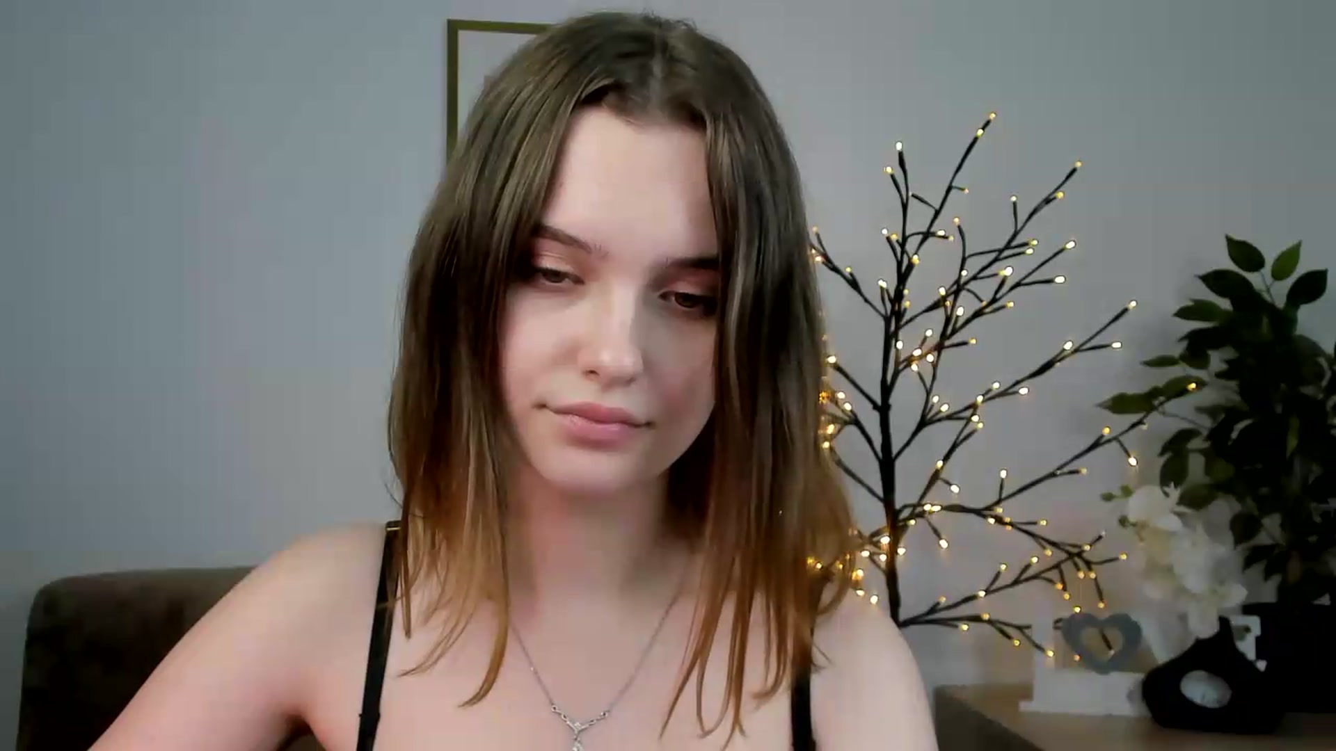 Gallery image thumbnail from KristiGant's myfreecams stream on, 06/26/2026, 14:29 image 18 of 20