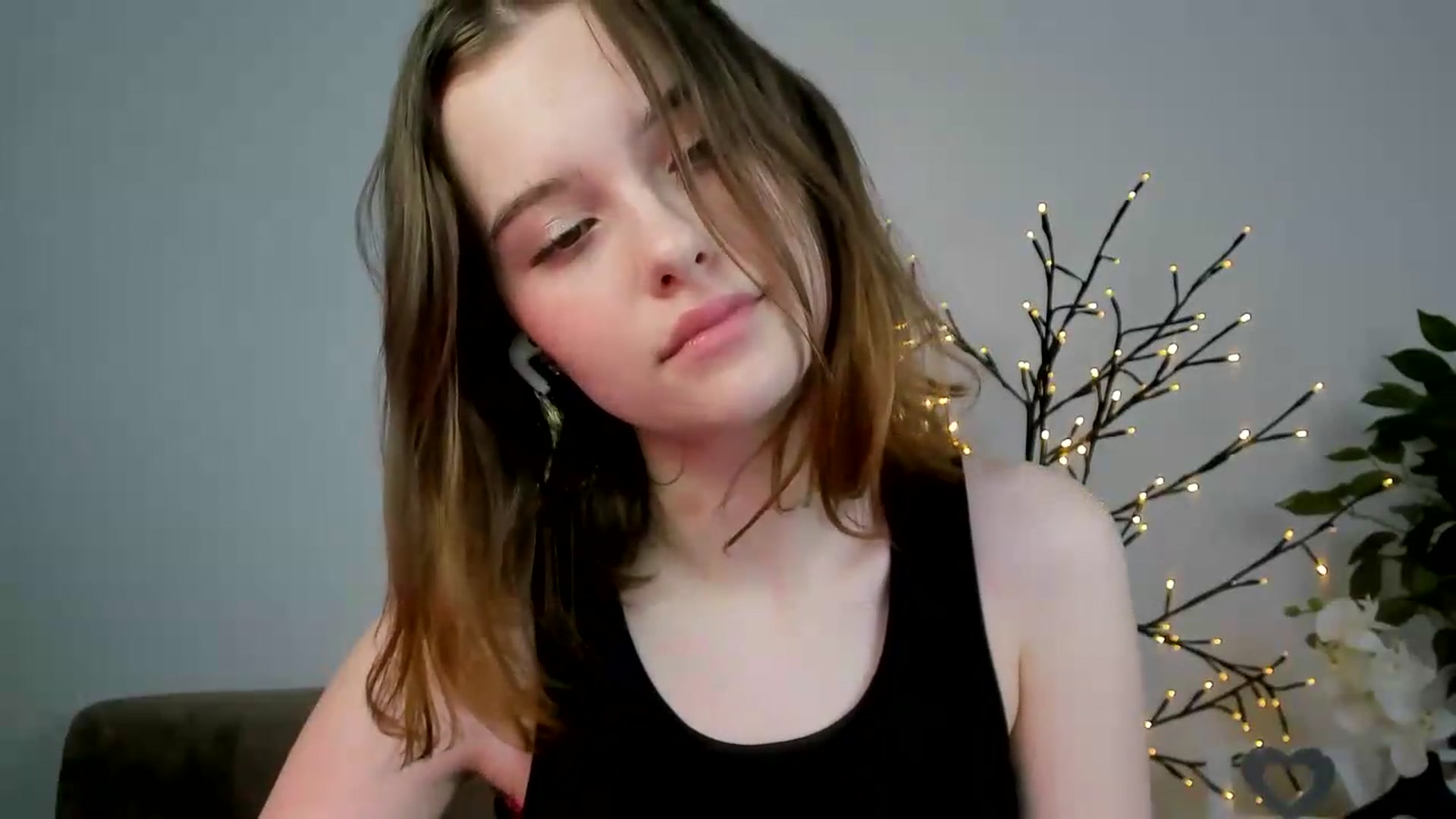 Gallery image thumbnail from KristiGant's myfreecams stream on, 06/27/2026, 12:45 image 4 of 20