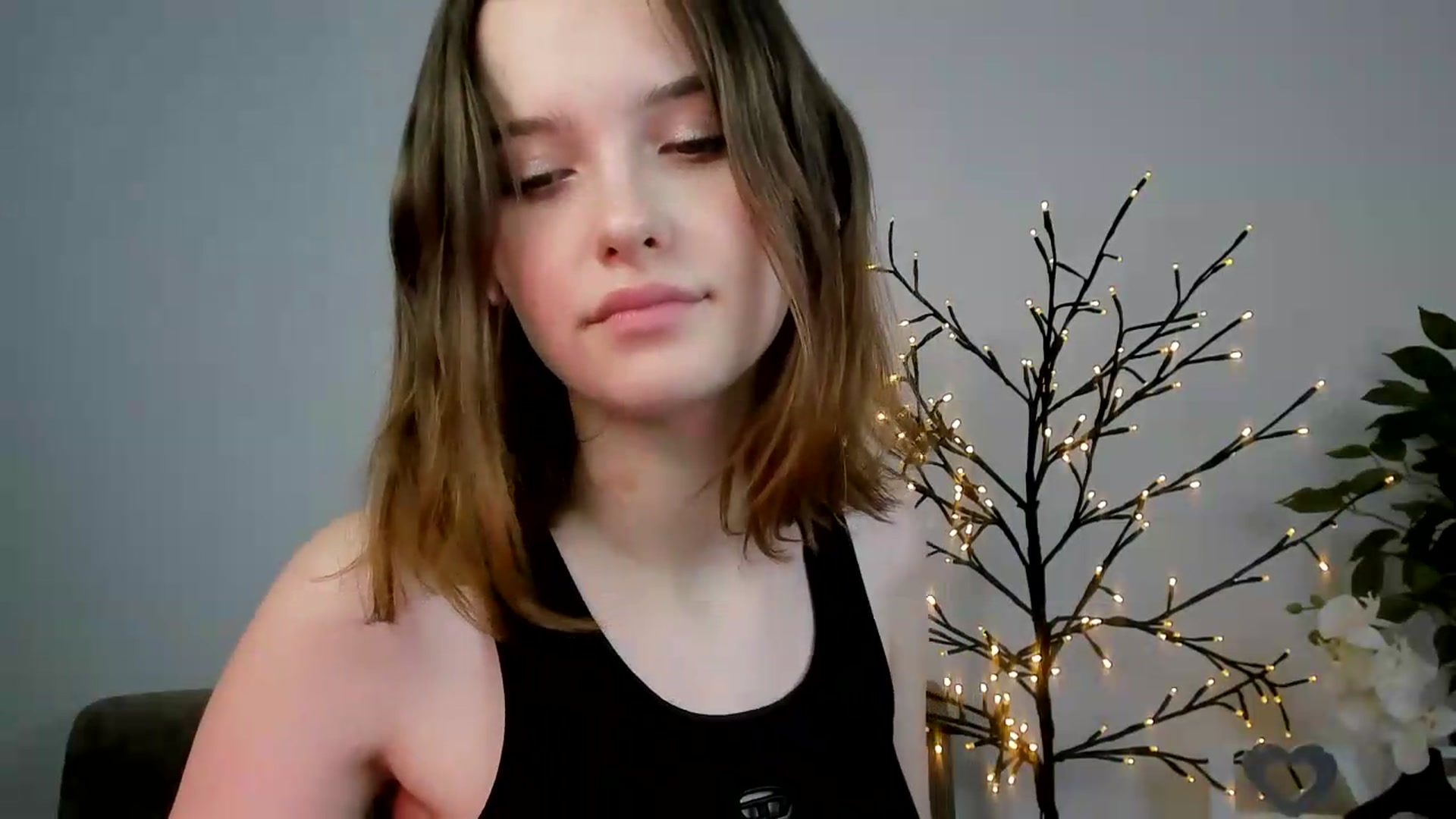 Gallery image thumbnail from KristiGant's myfreecams stream on, 06/27/2026, 12:45 image 6 of 20