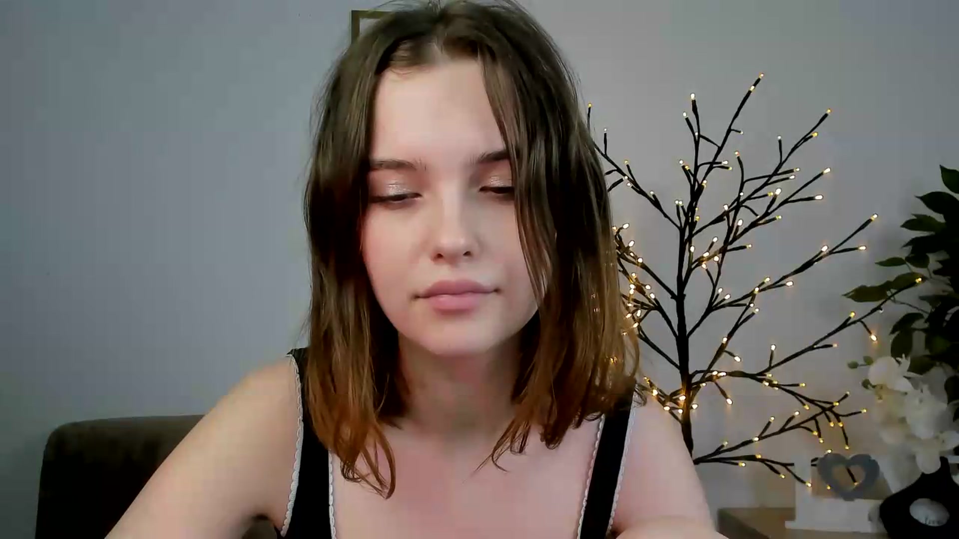Gallery image thumbnail from KristiGant's myfreecams stream on, 06/27/2026, 13:54 image 11 of 20