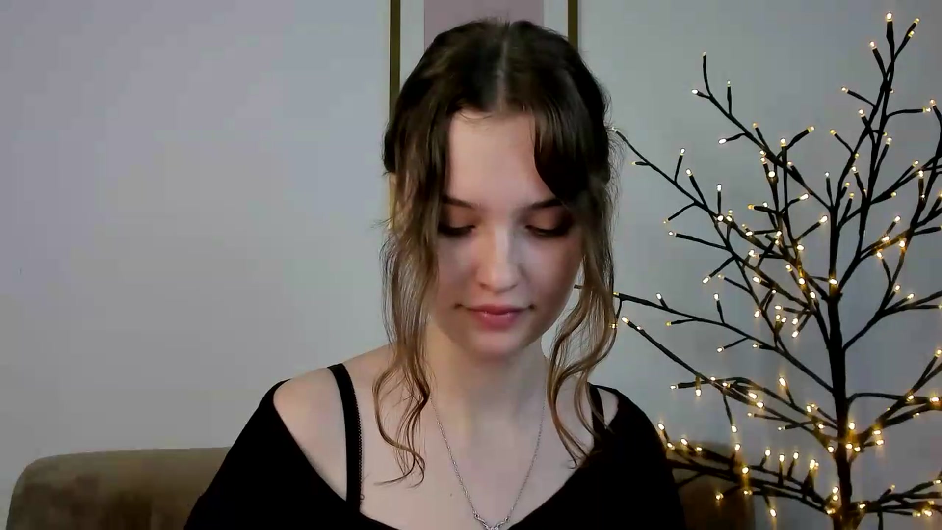 Gallery image thumbnail from KristiGant's myfreecams stream on, 07/01/2026, 14:11 image 6 of 20