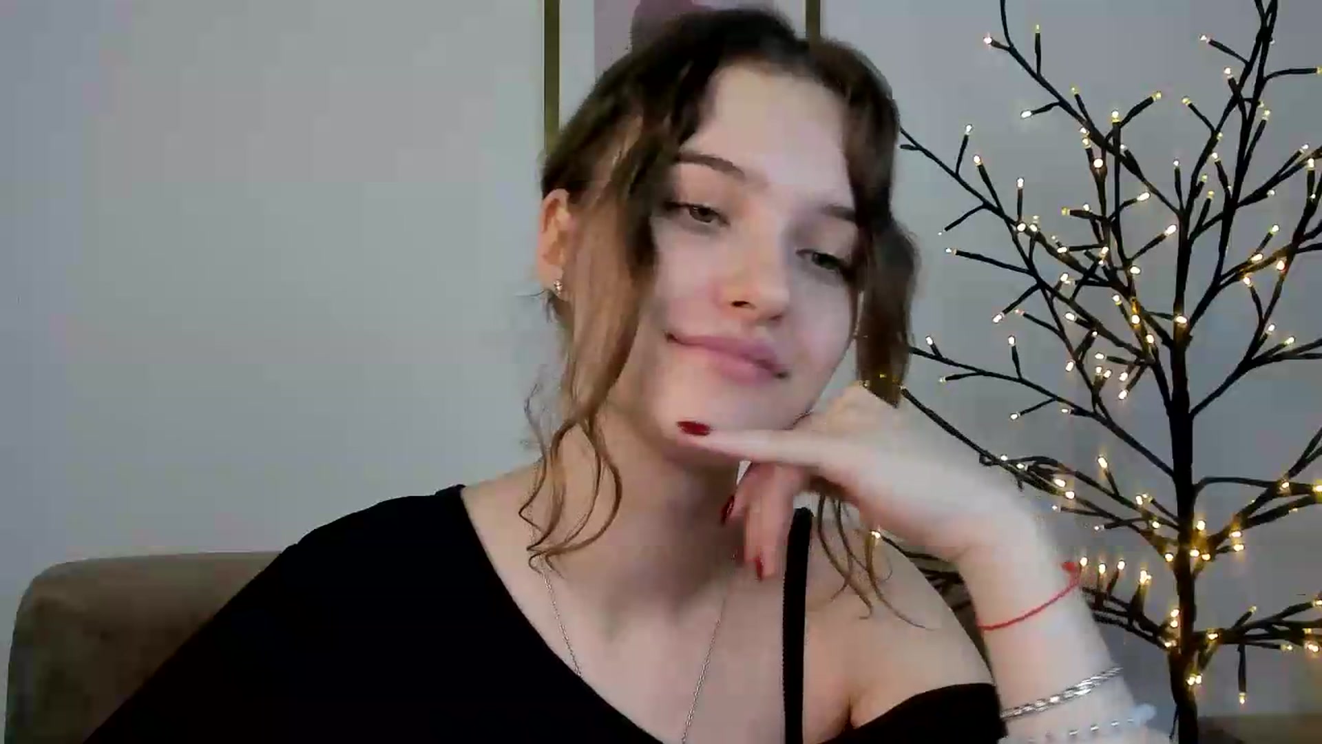 Gallery image thumbnail from KristiGant's myfreecams stream on, 07/01/2026, 15:50 image 13 of 20