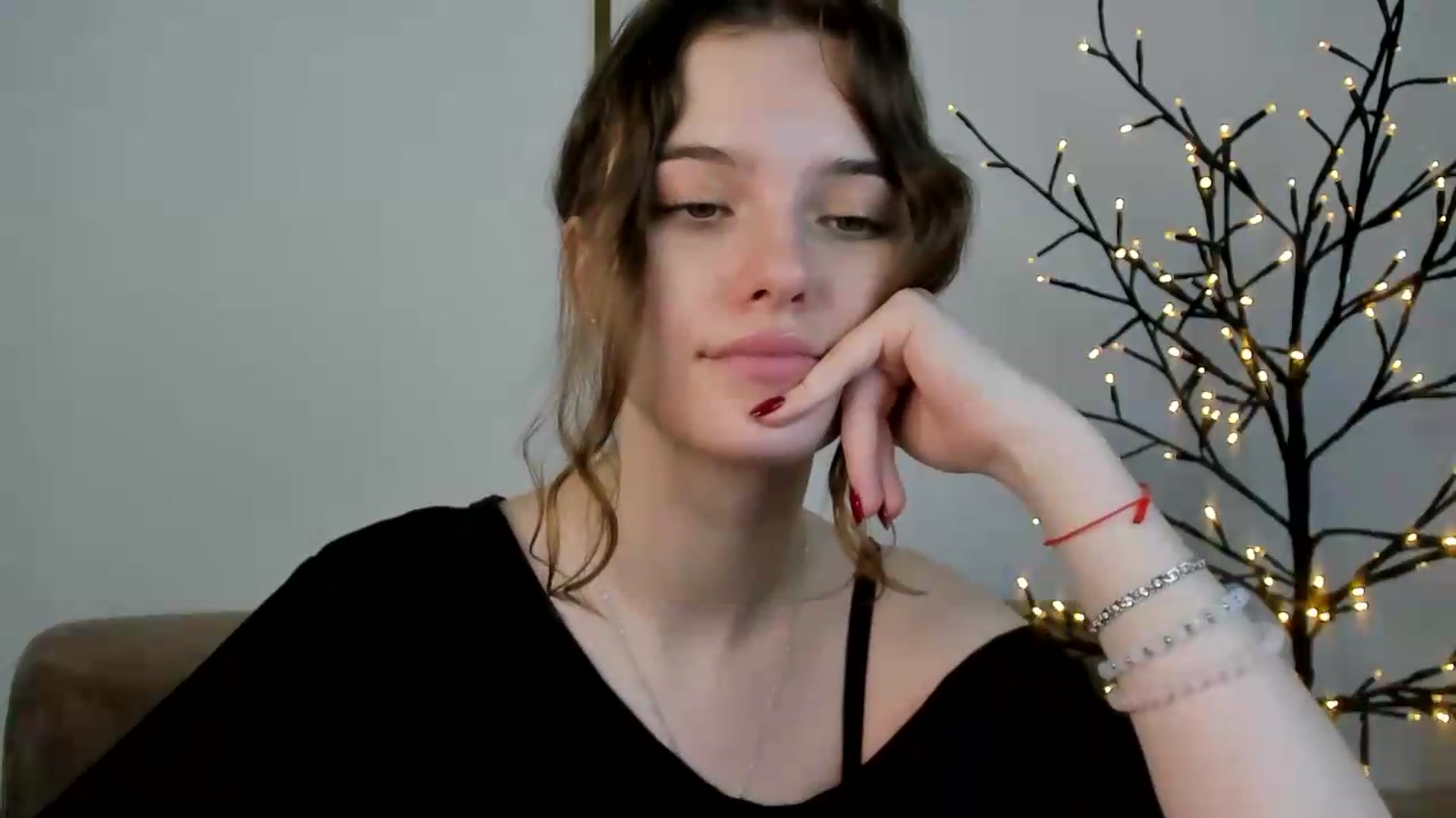 Gallery image thumbnail from KristiGant's myfreecams stream on, 07/01/2026, 15:50 image 14 of 20