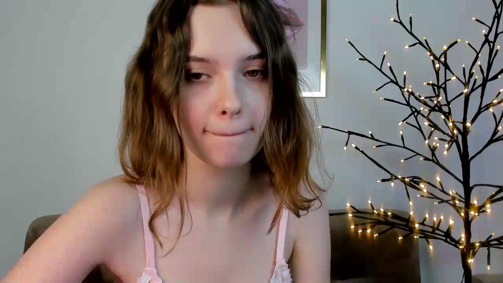 Gallery image thumbnail from KristiGant's myfreecams stream on, 07/02/2026, 16:29 image 17 of 20