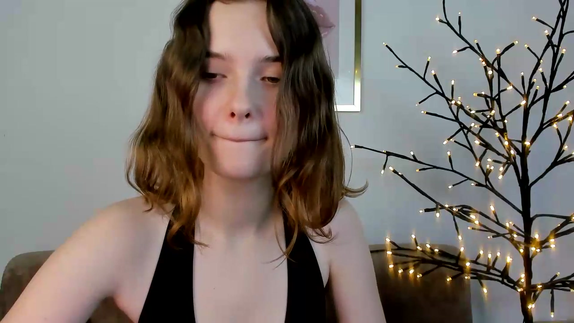 Gallery image thumbnail from KristiGant's myfreecams stream on, 07/03/2026, 13:07 image 19 of 20