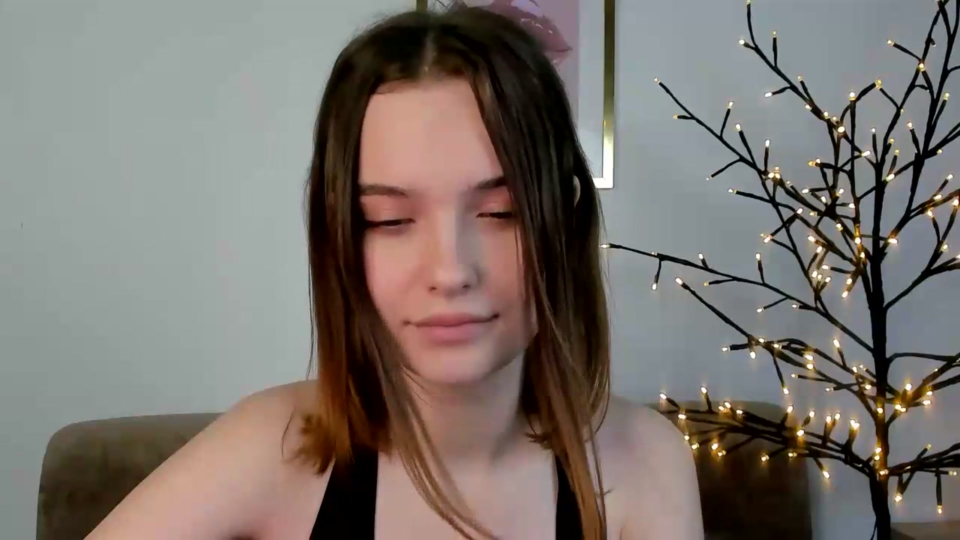 Gallery image thumbnail from KristiGant's myfreecams stream on, 07/04/2026, 13:34 image 12 of 20