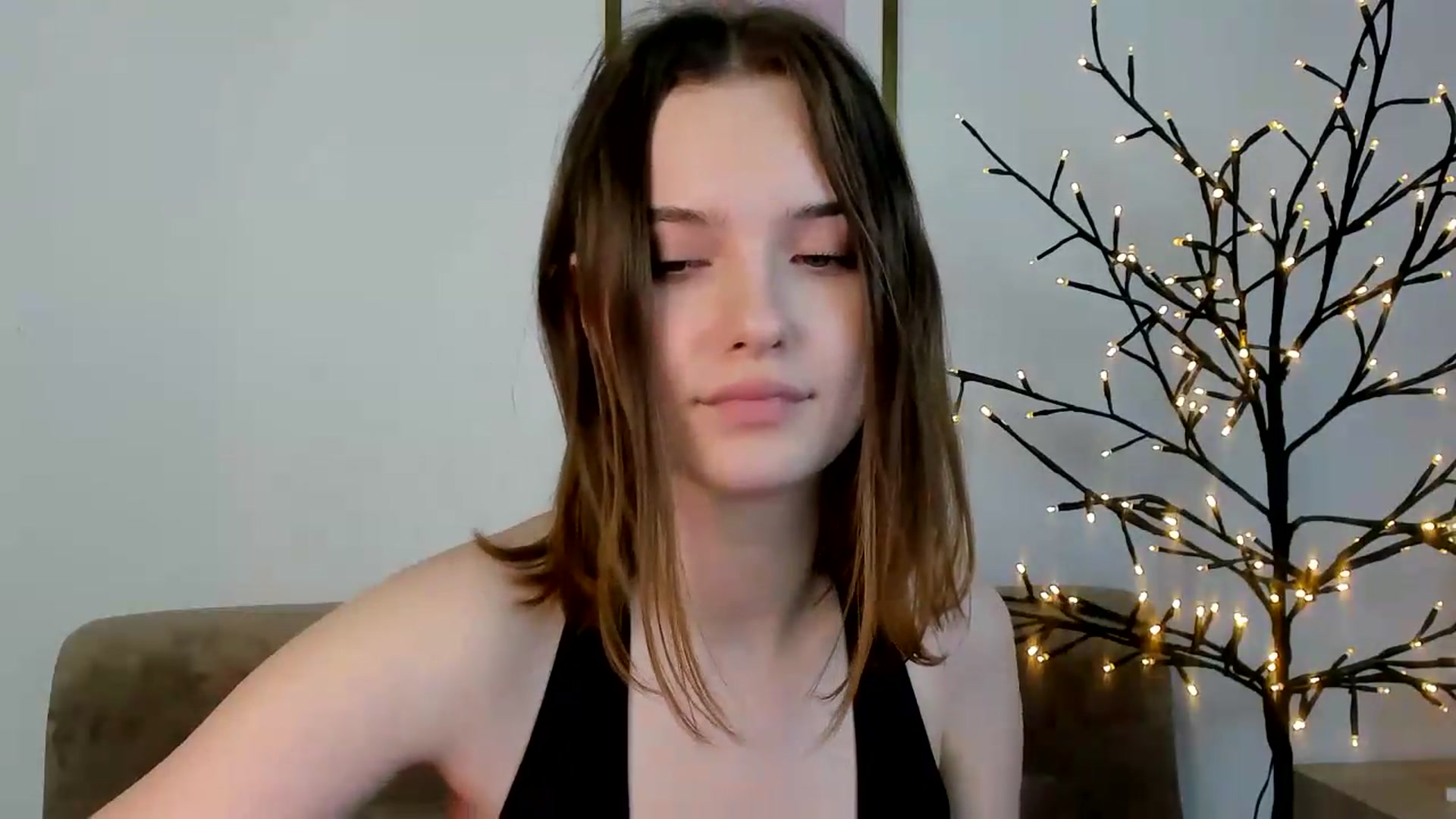 Gallery image thumbnail from KristiGant's myfreecams stream on, 07/04/2026, 14:34 image 17 of 20