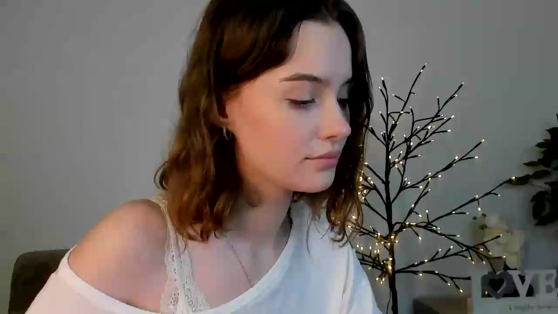 Gallery image thumbnail from KristiGant's myfreecams stream on, 07/05/2026, 14:00 image 12 of 20