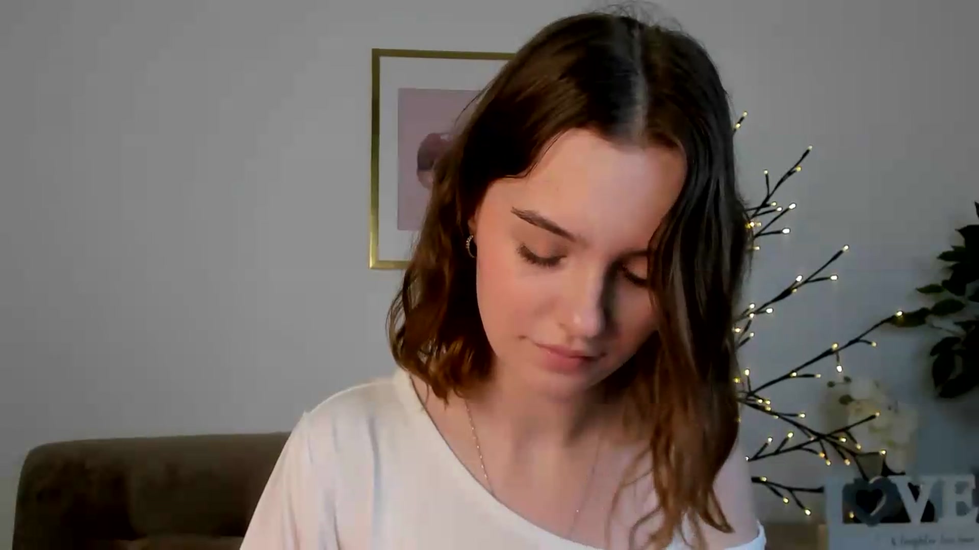 Gallery image thumbnail from KristiGant's myfreecams stream on, 07/05/2026, 14:00 image 4 of 20