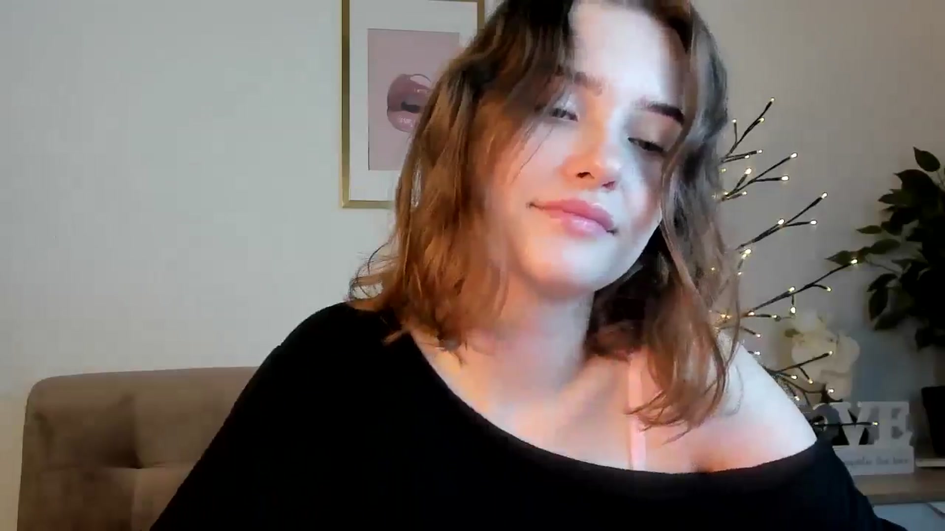 Gallery image thumbnail from KristiGant's myfreecams stream on, 07/10/2026, 08:59 image 7 of 20