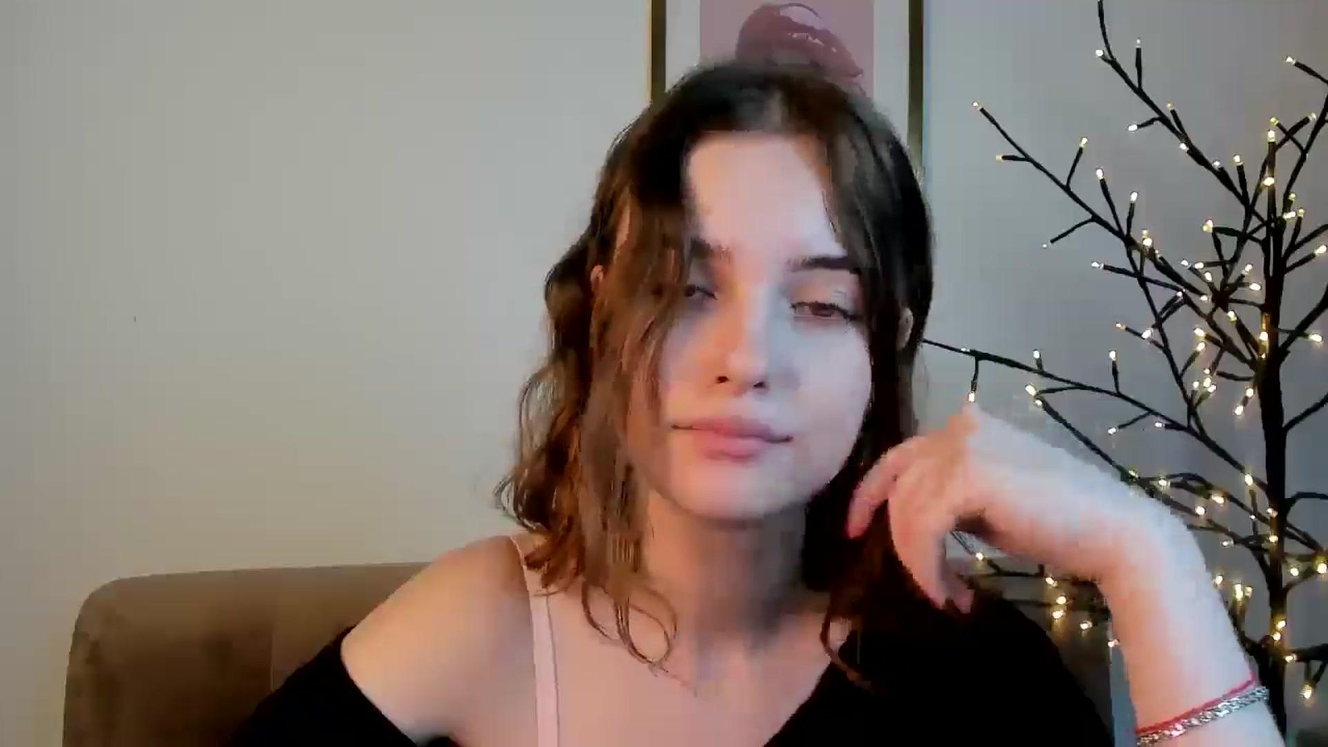 Gallery image thumbnail from KristiGant's myfreecams stream on, 07/10/2026, 11:33 image 13 of 20