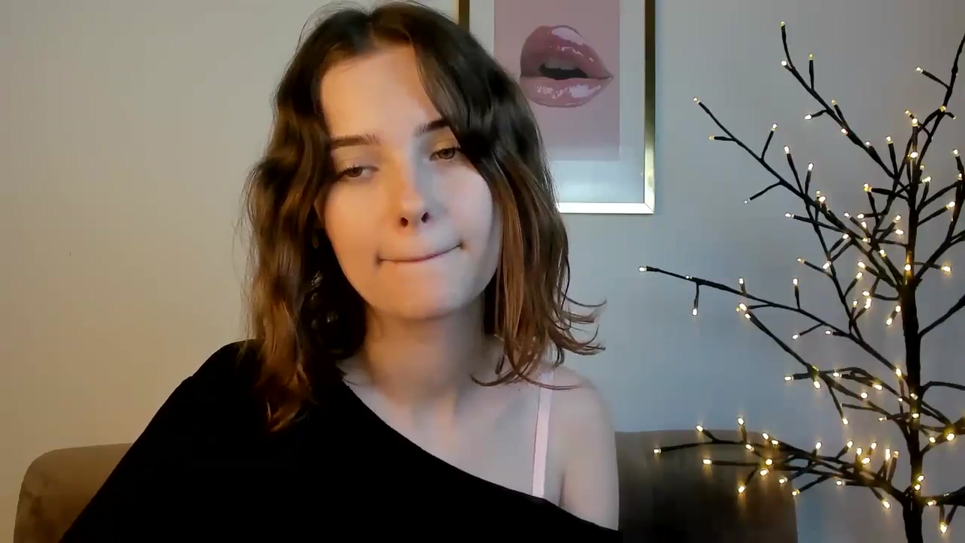 Gallery image thumbnail from KristiGant's myfreecams stream on, 07/10/2026, 12:49 image 7 of 20