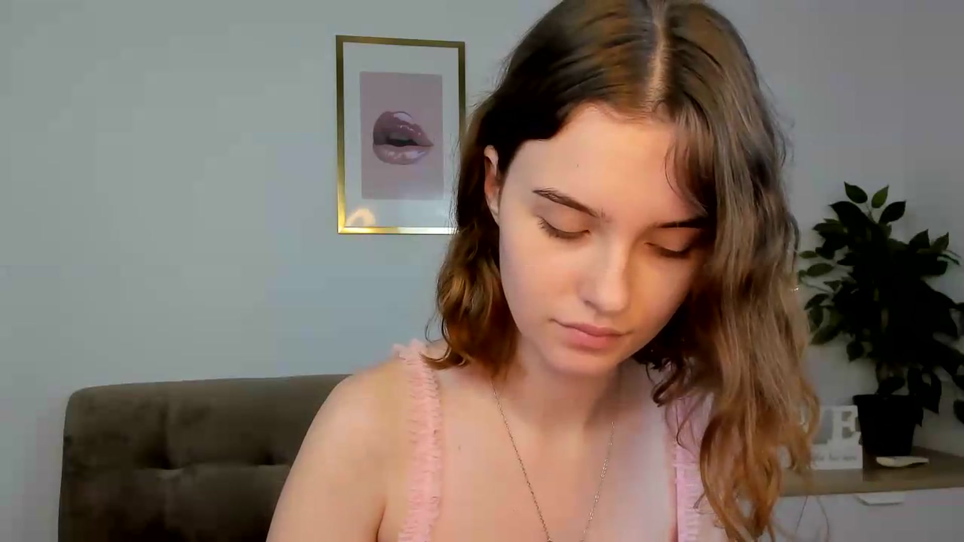 Gallery image thumbnail from KristiGant's myfreecams stream on, 07/16/2026, 14:20 image 12 of 20