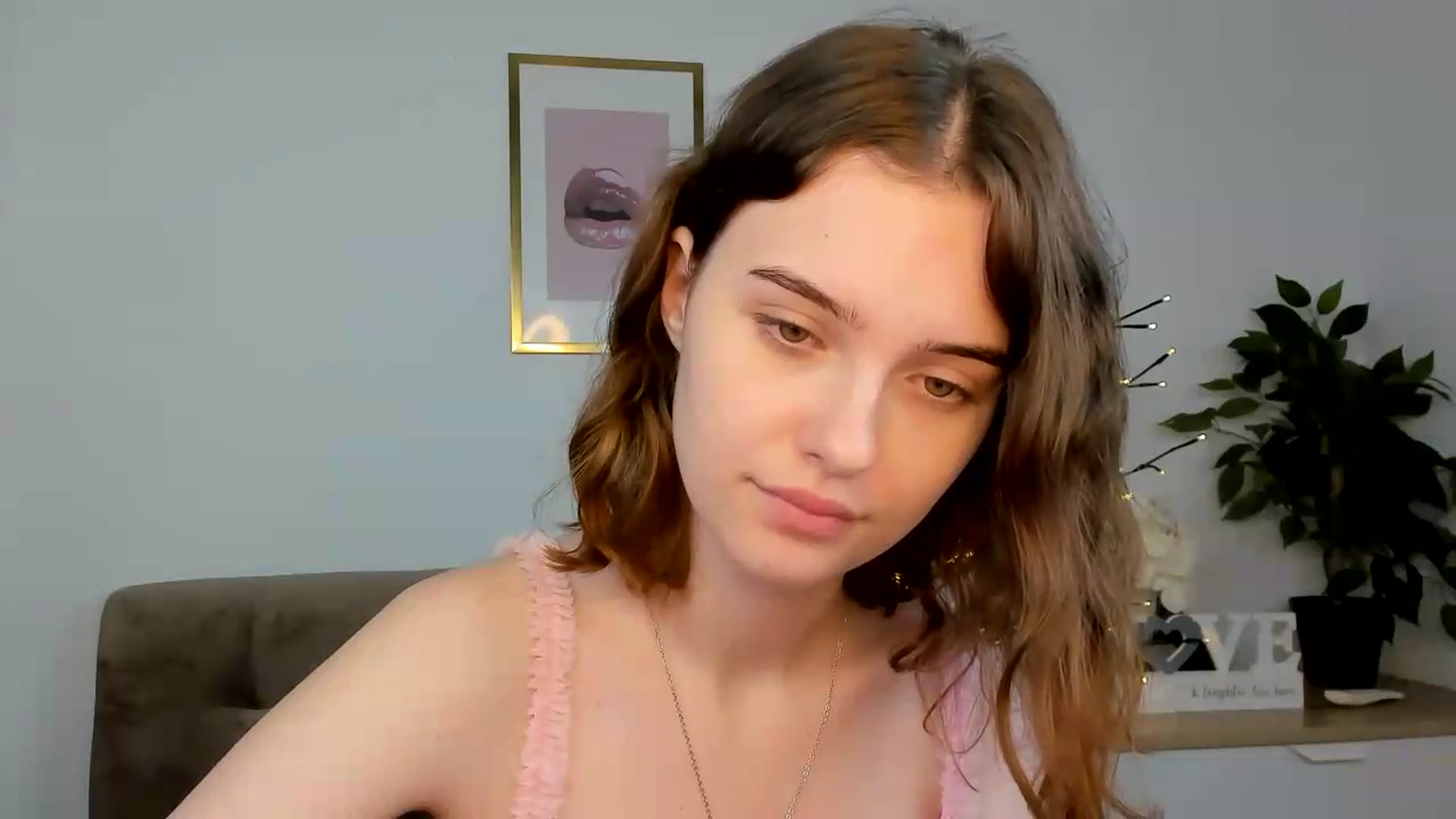 Gallery image thumbnail from KristiGant's myfreecams stream on, 07/16/2026, 14:20 image 15 of 20