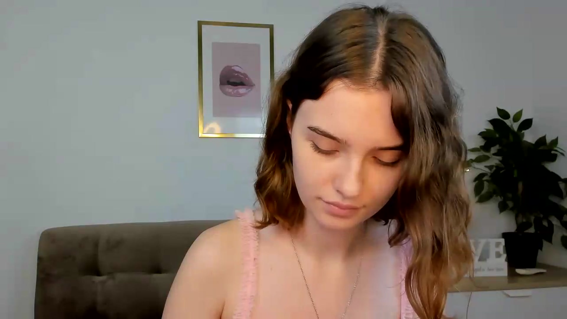 Gallery image thumbnail from KristiGant's myfreecams stream on, 07/16/2026, 14:20 image 18 of 20