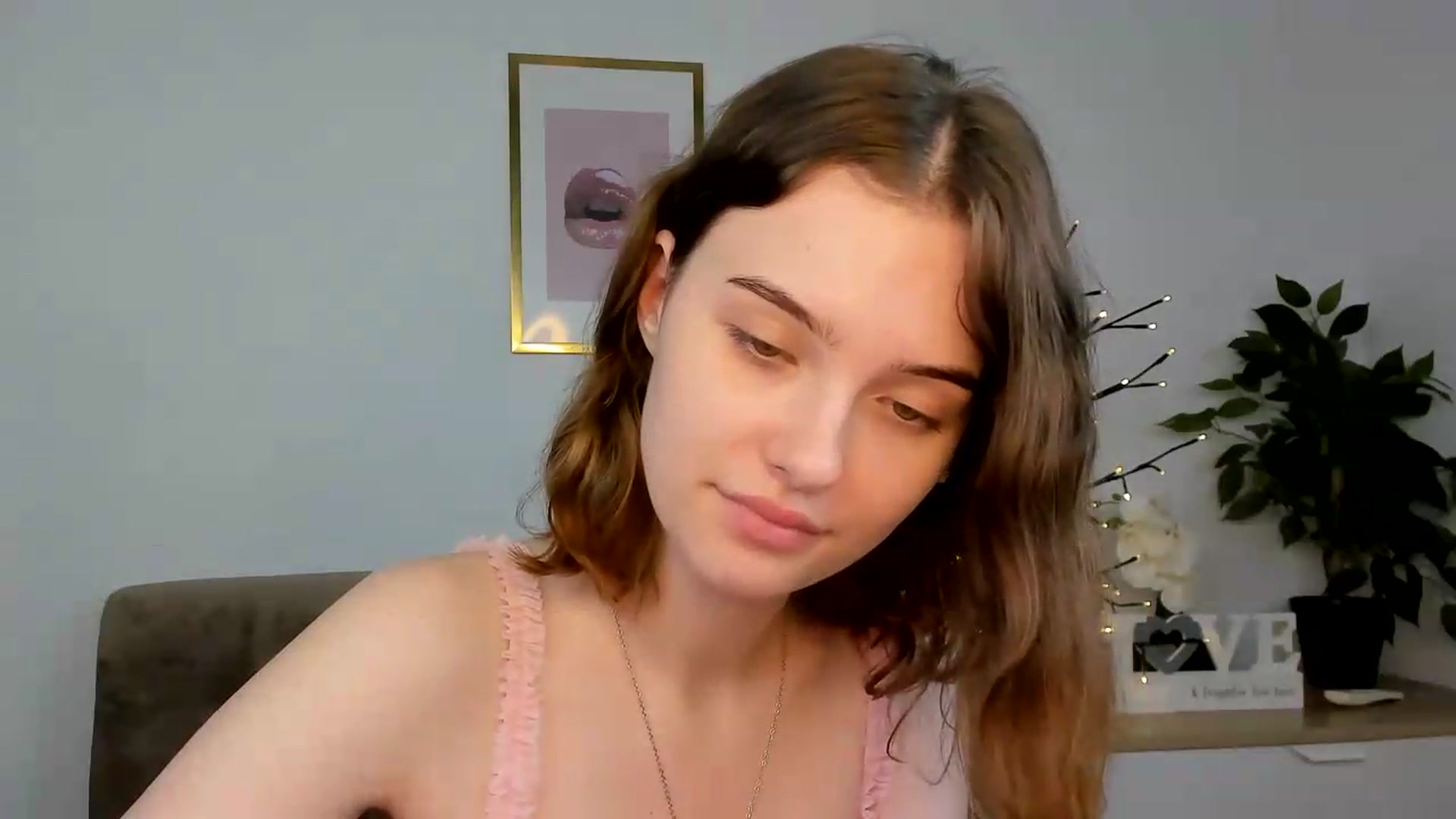 Gallery image thumbnail from KristiGant's myfreecams stream on, 07/16/2026, 14:20 image 13 of 20