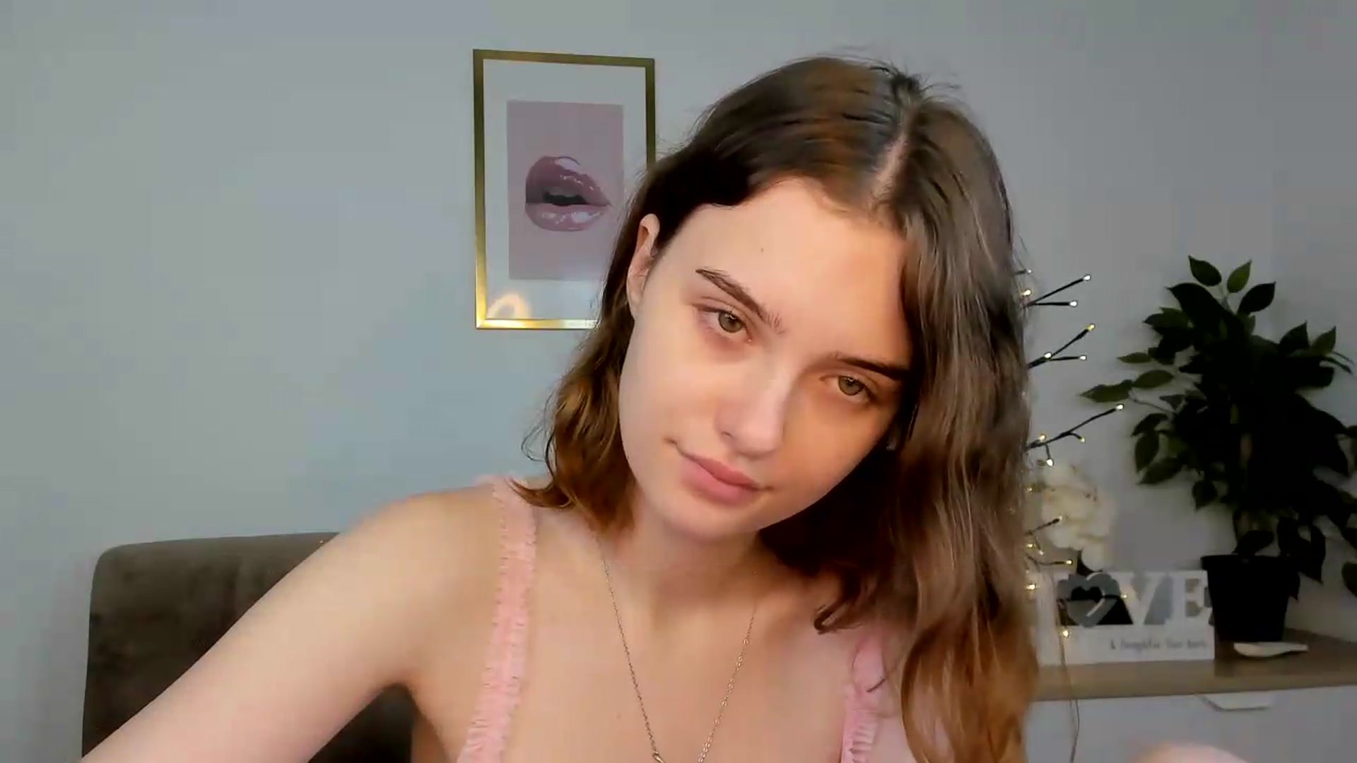 Gallery image thumbnail from KristiGant's myfreecams stream on, 07/16/2026, 14:20 image 9 of 20