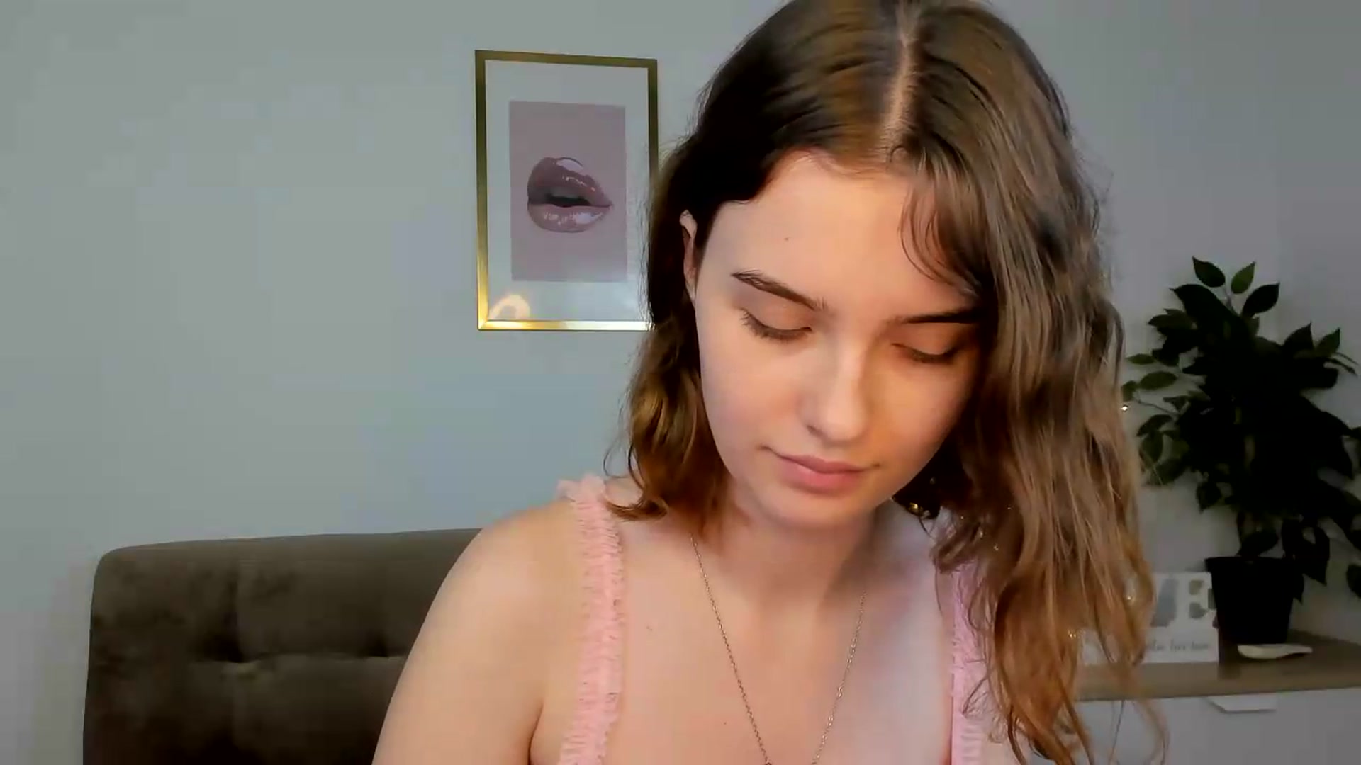 Gallery image thumbnail from KristiGant's myfreecams stream on, 07/16/2026, 14:20 image 10 of 20